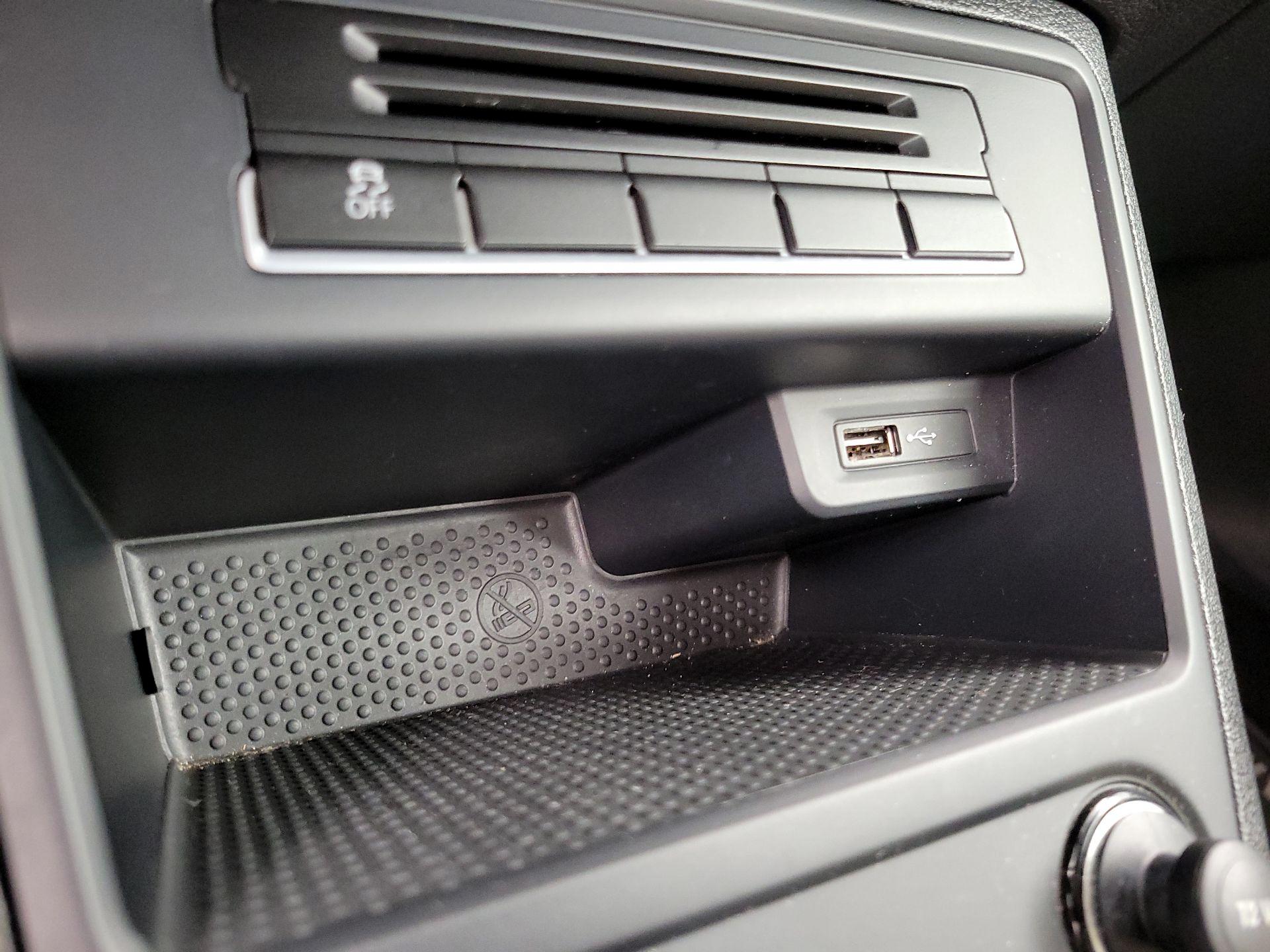 Thumbnail: 2016 Volkswagen Tiguan - 18