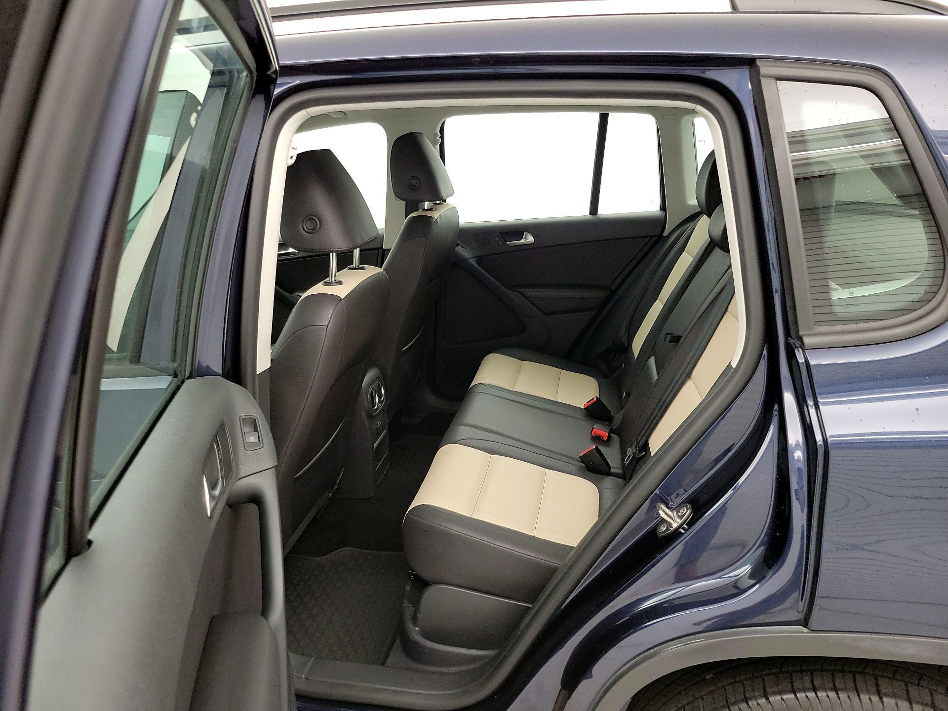Thumbnail: 2016 Volkswagen Tiguan - 19