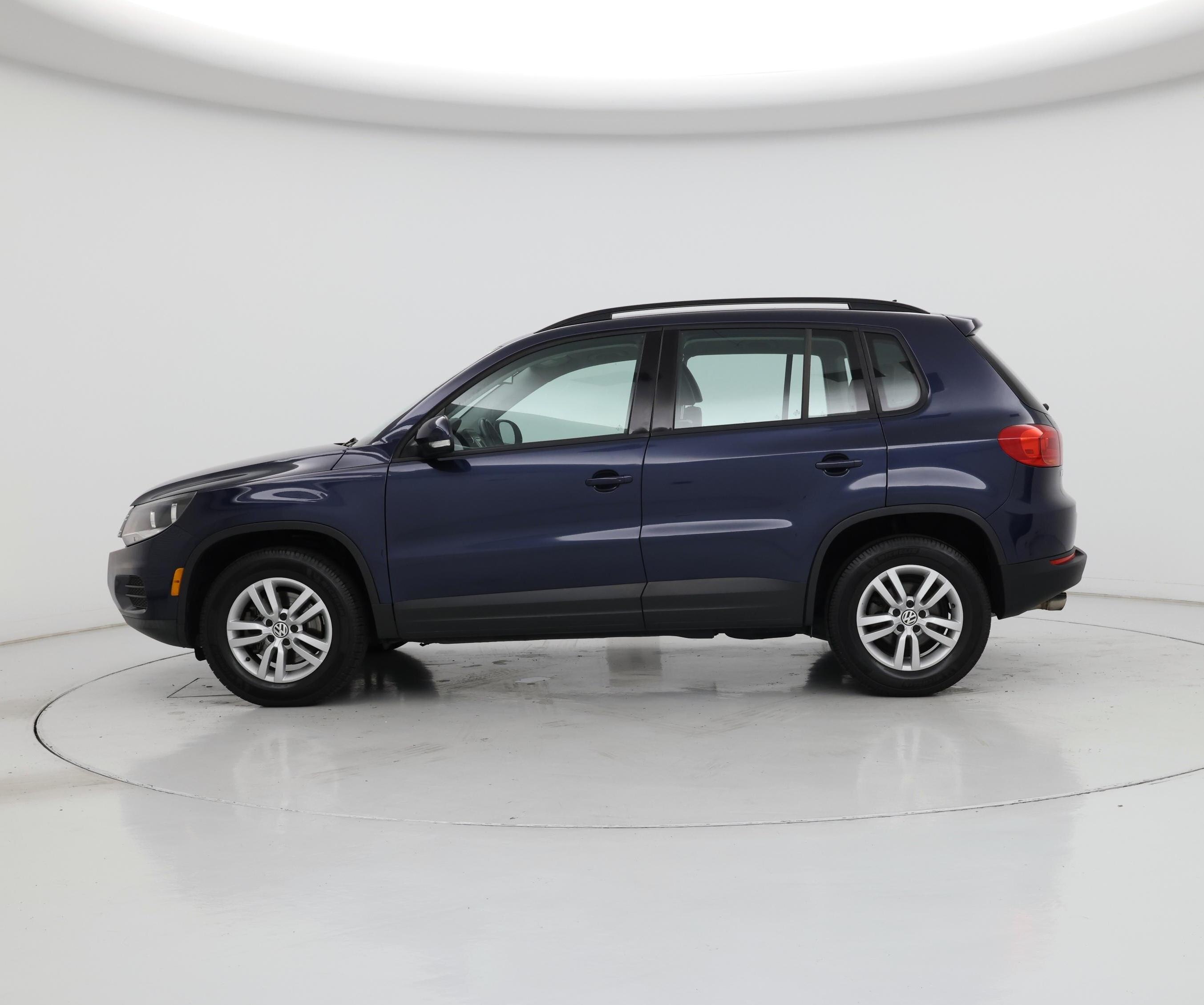 Thumbnail: 2016 Volkswagen Tiguan - 3
