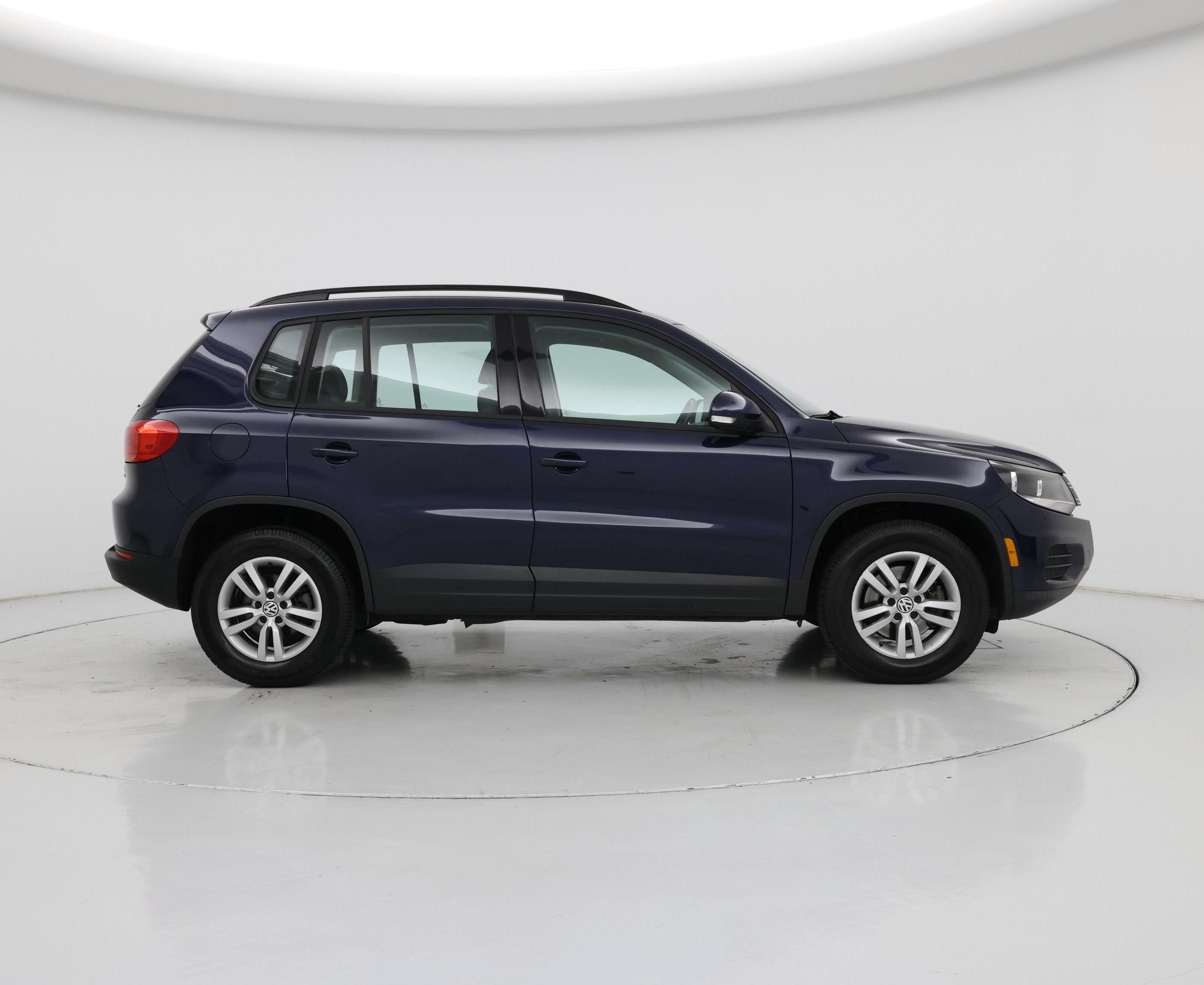 Thumbnail: 2016 Volkswagen Tiguan - 7