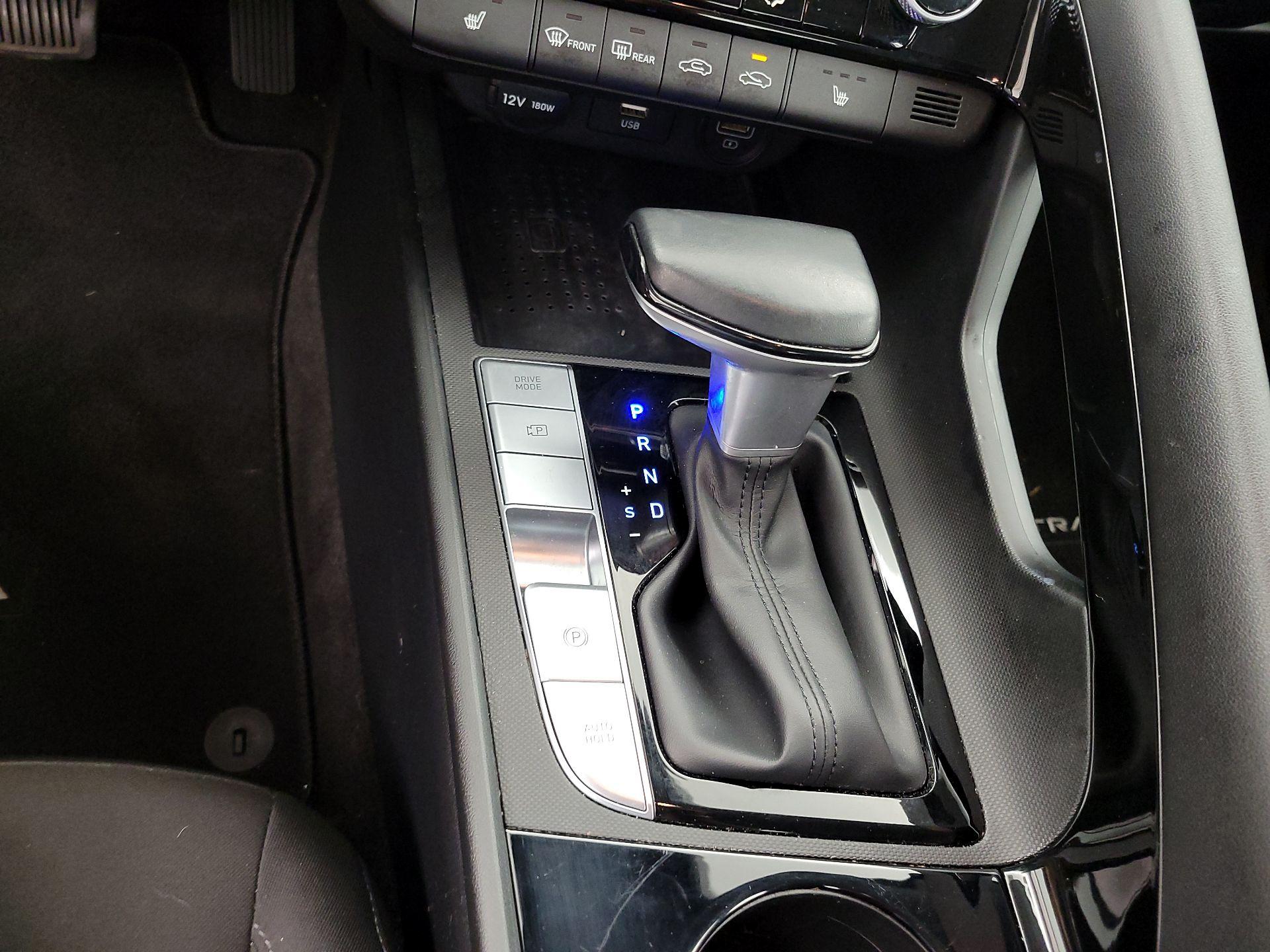 Thumbnail: 2022 Hyundai Elantra - 17