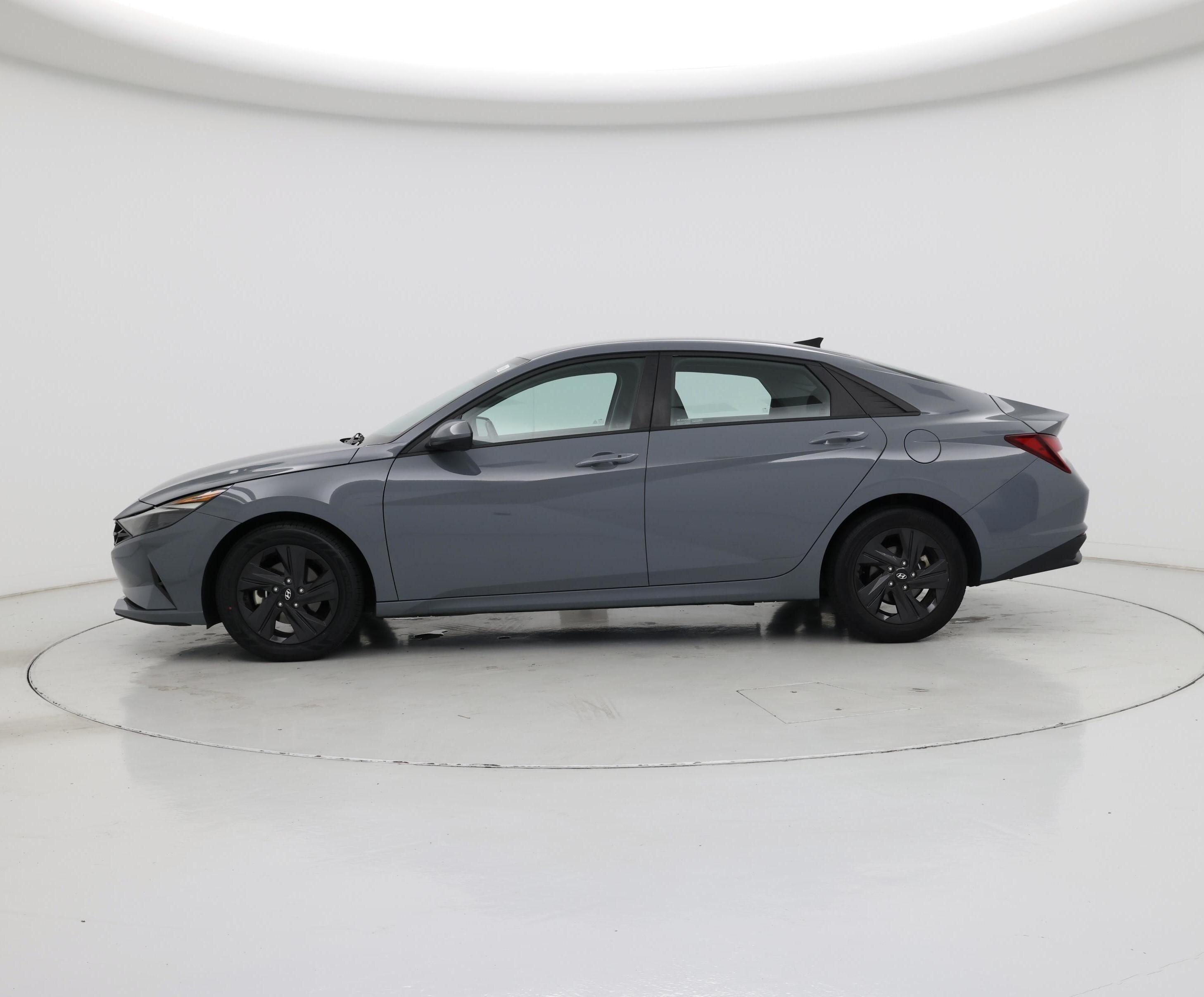 Thumbnail: 2022 Hyundai Elantra - 3