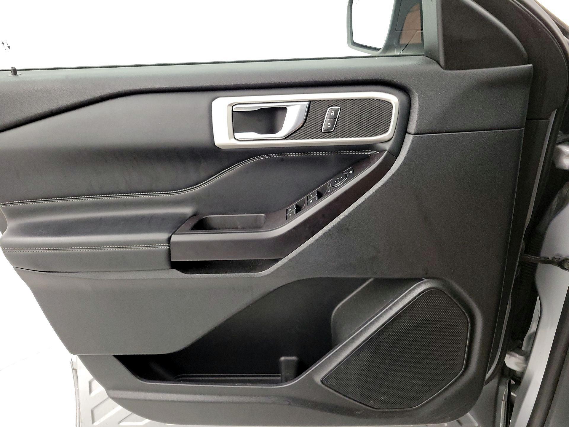Thumbnail: 2020 Ford Explorer - 12