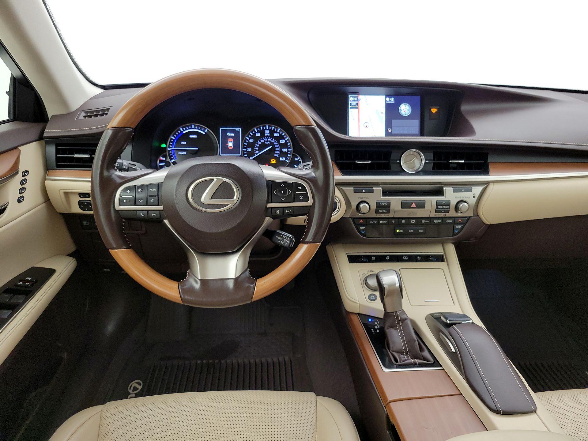 Thumbnail: 2018 Lexus ES - 10