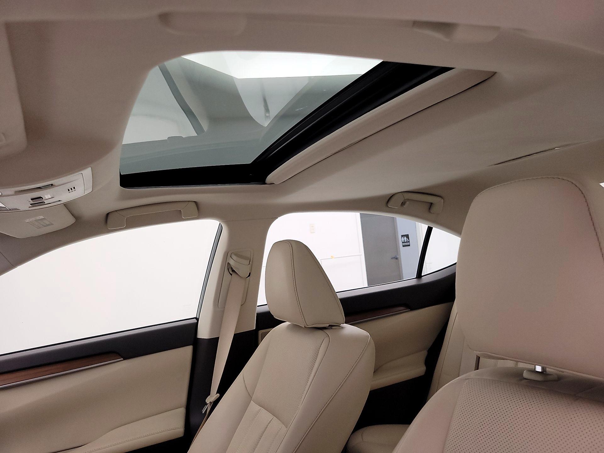 Thumbnail: 2018 Lexus ES - 20