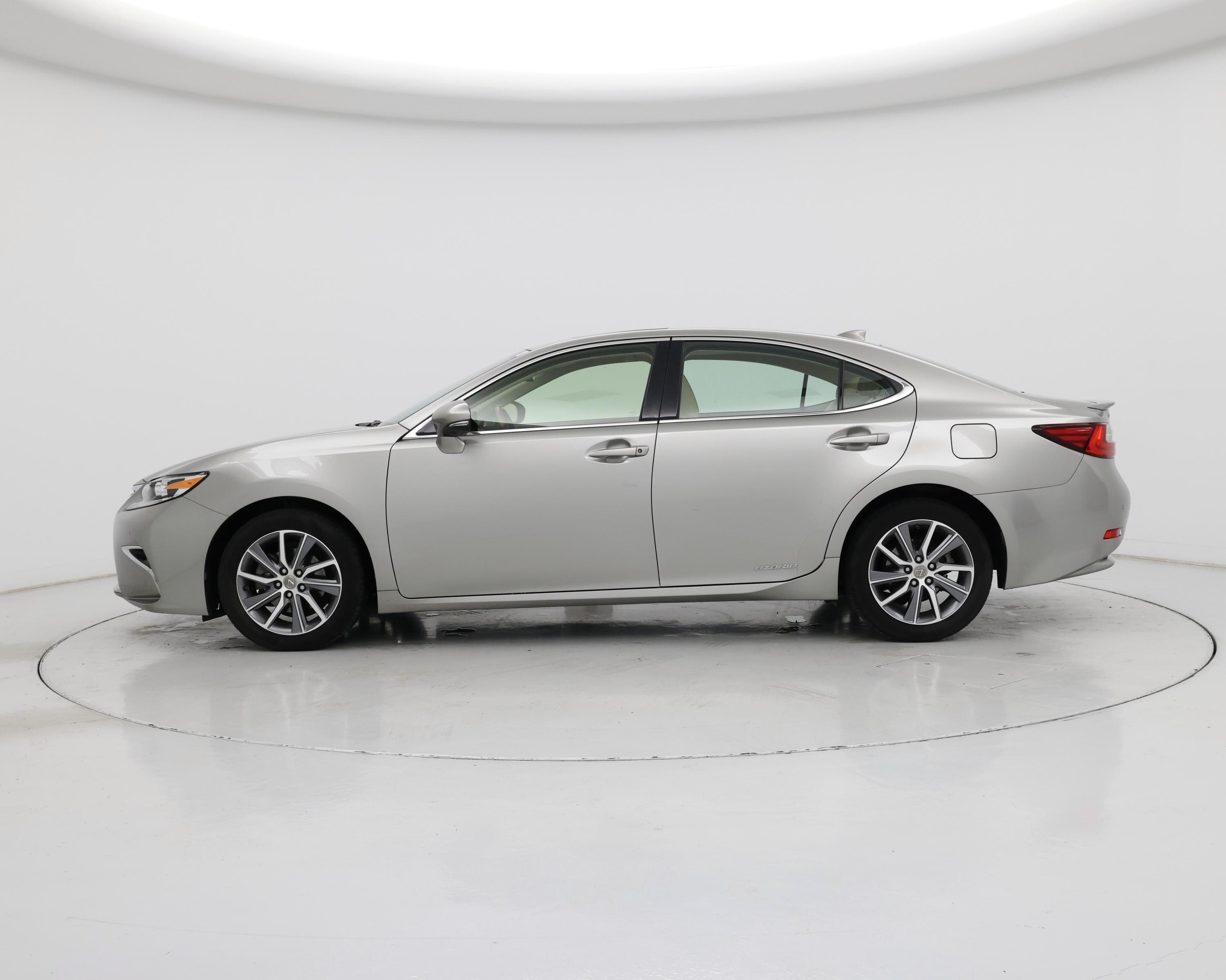 Thumbnail: 2018 Lexus ES - 3