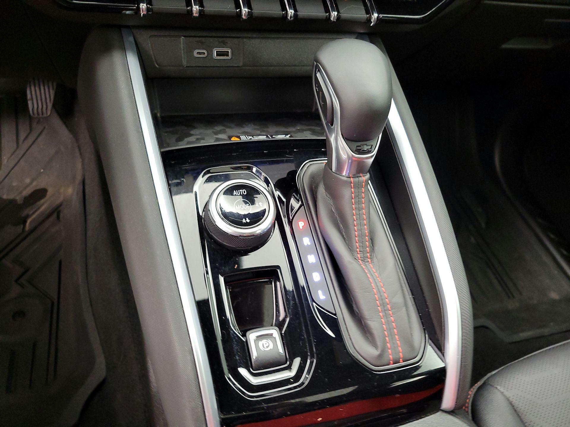 Thumbnail: 2023 Chevrolet Colorado - 17