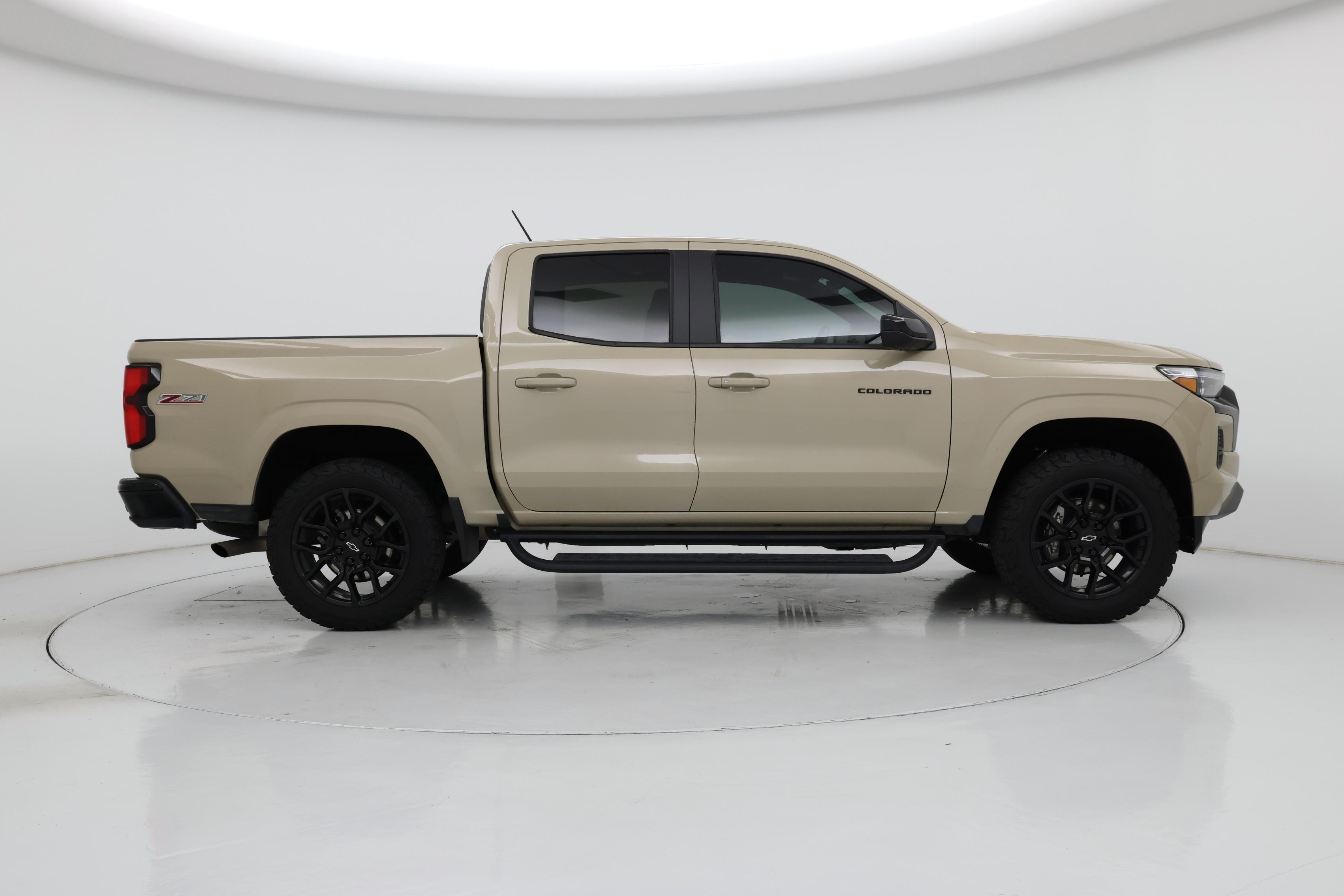 Thumbnail: 2023 Chevrolet Colorado - 7