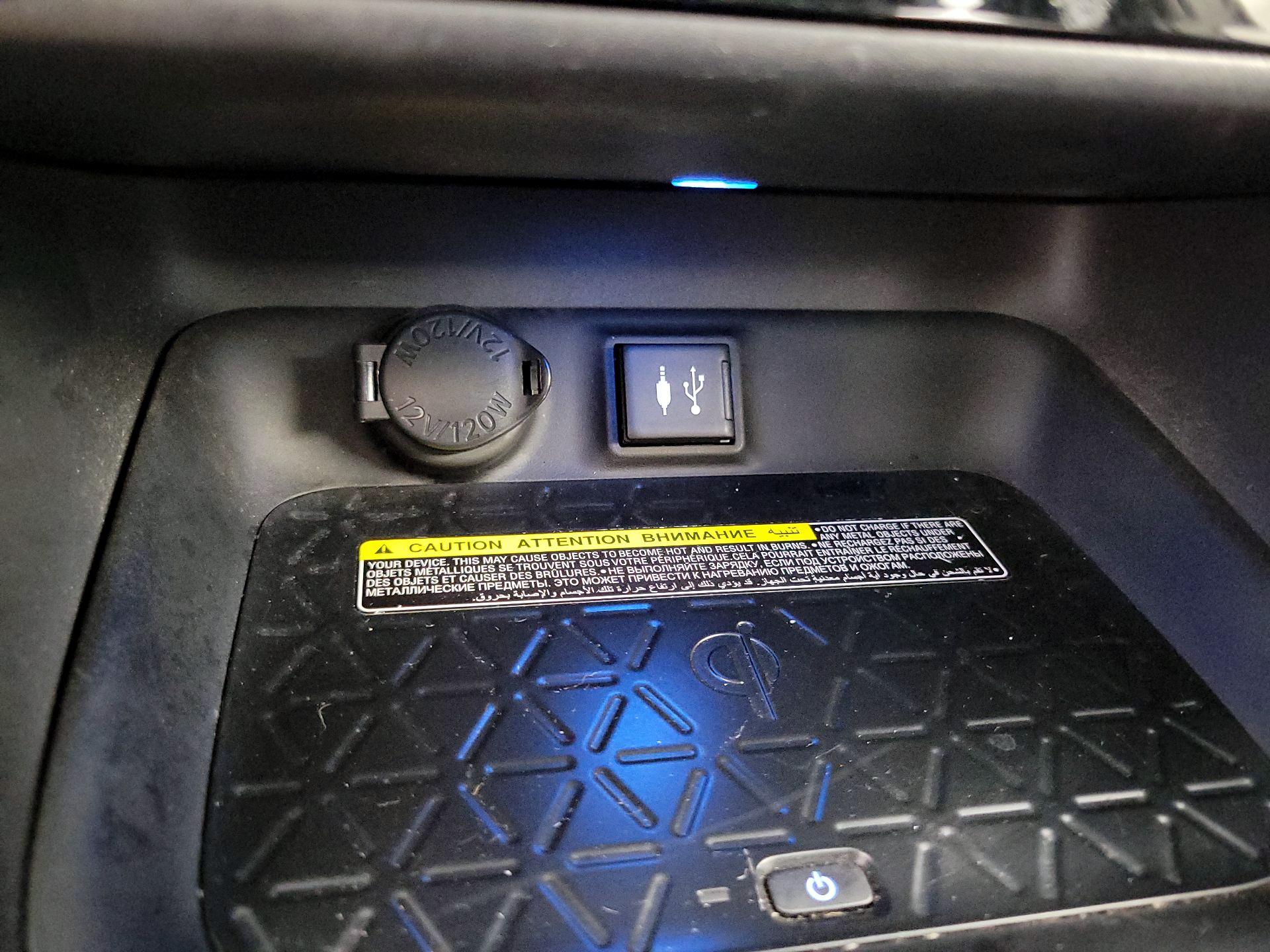 Thumbnail: 2019 Toyota RAV4 - 19