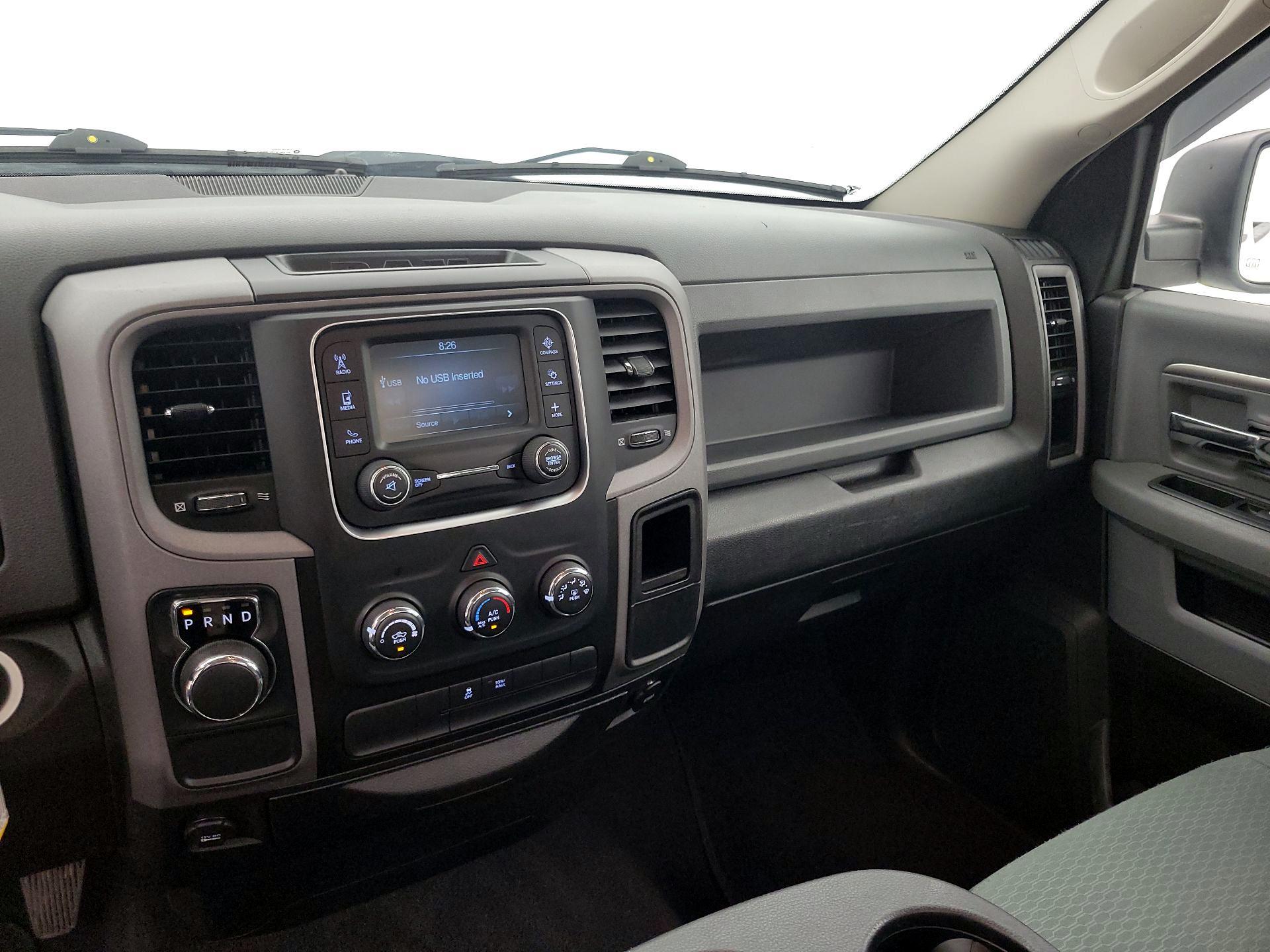 Thumbnail: 2019 RAM 1500 Classic - 9
