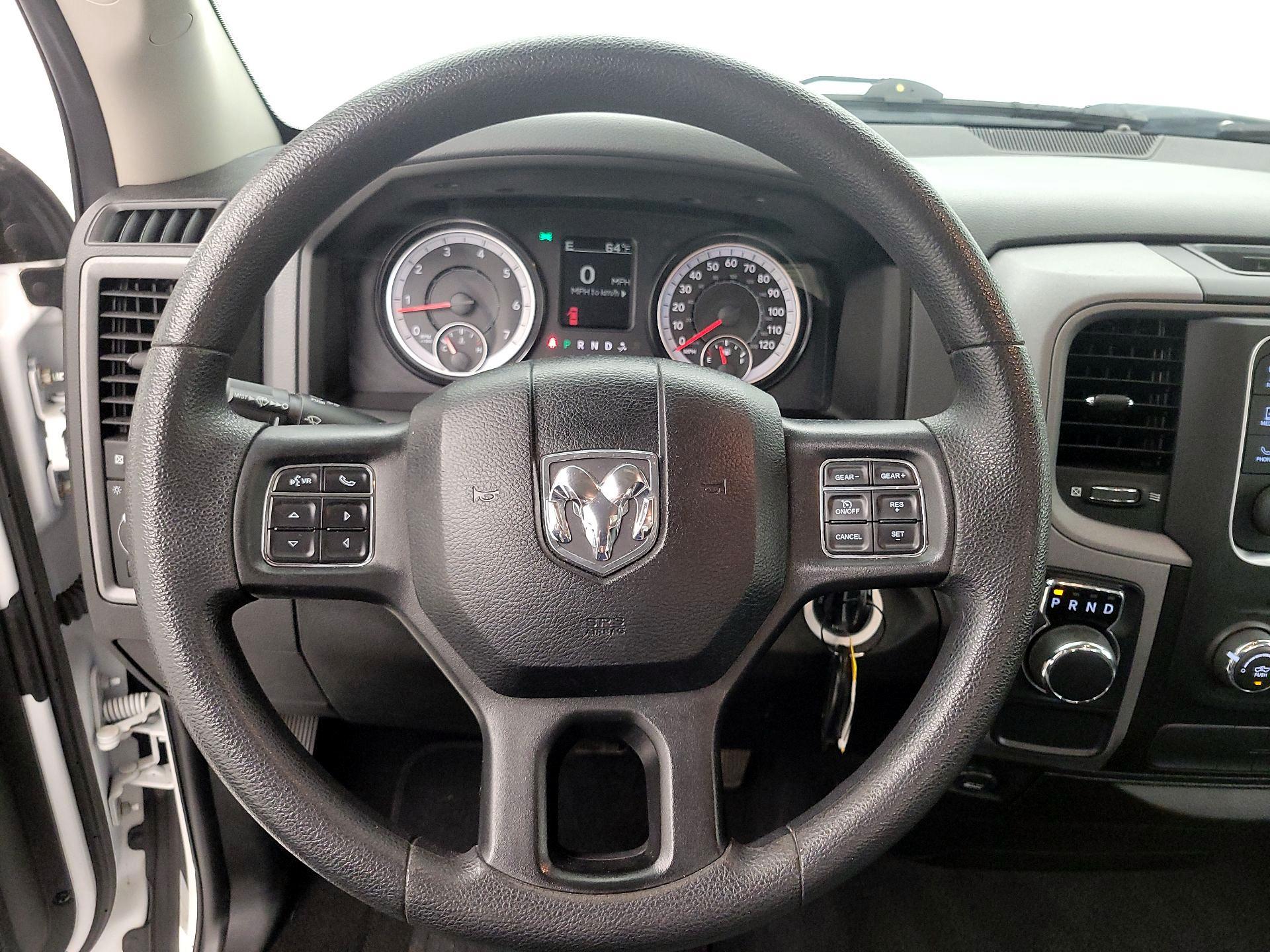 Thumbnail: 2019 RAM 1500 Classic - 10