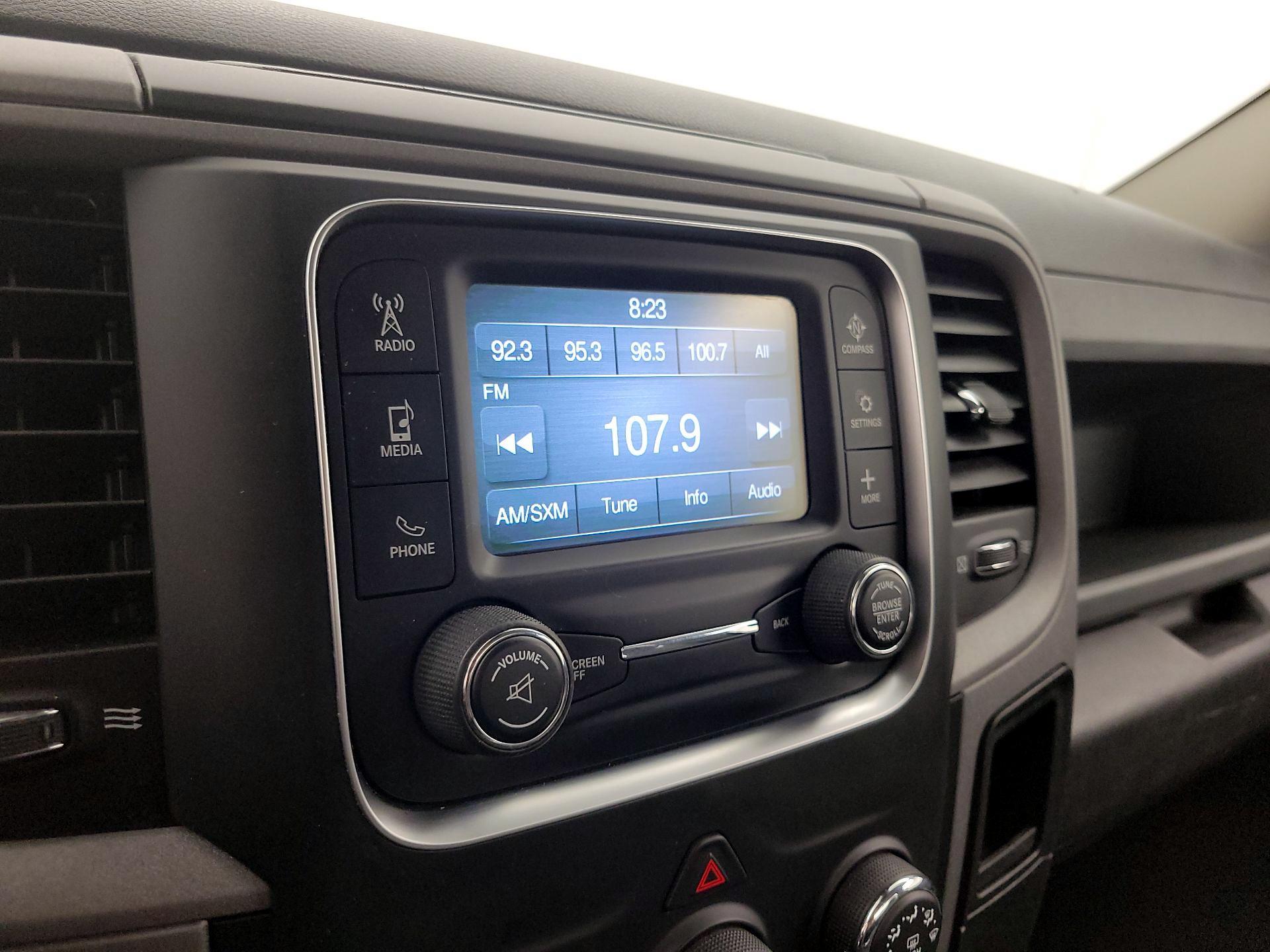 Thumbnail: 2019 RAM 1500 Classic - 15