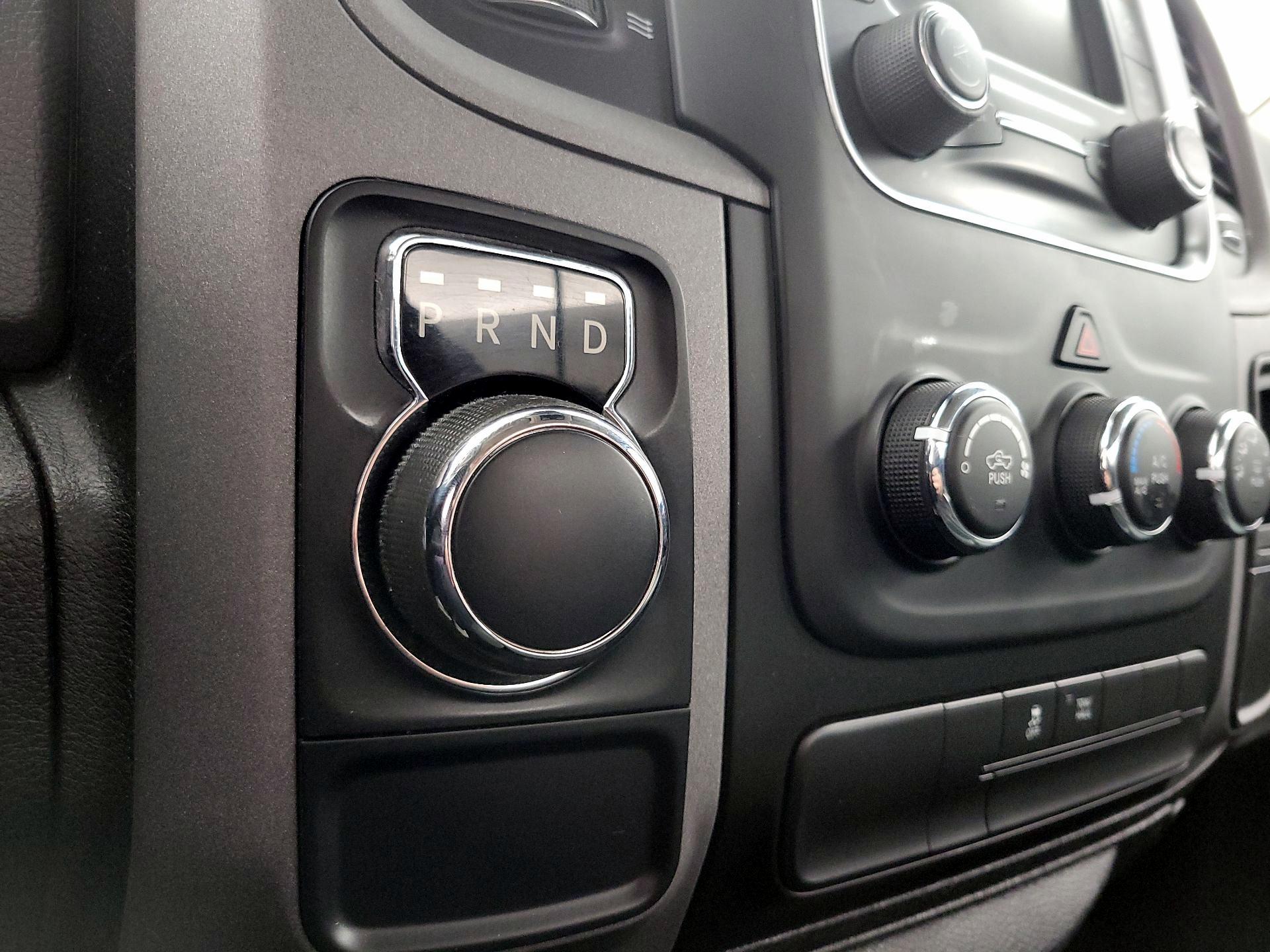 Thumbnail: 2019 RAM 1500 Classic - 17