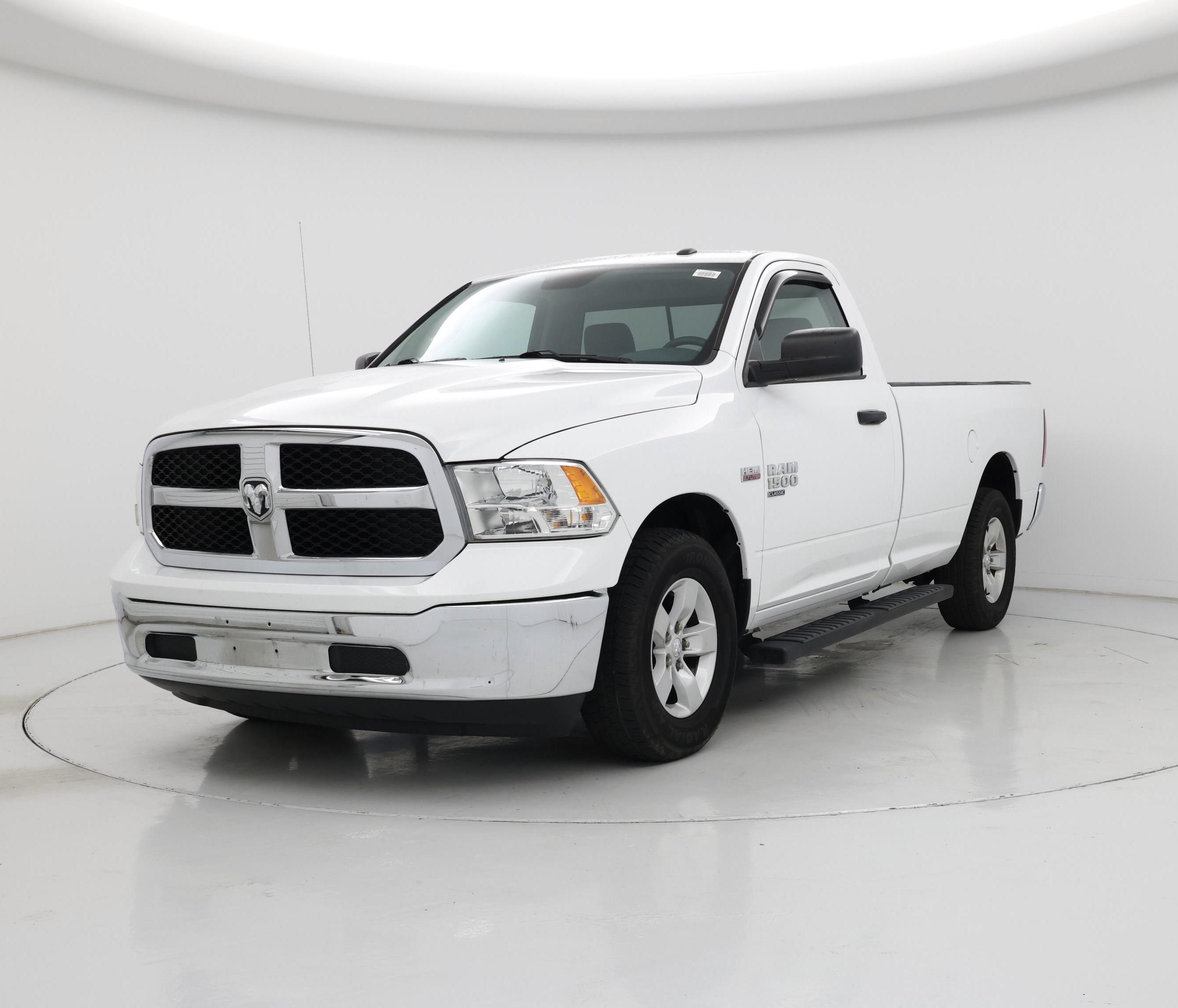 Thumbnail: 2019 RAM 1500 Classic - 4