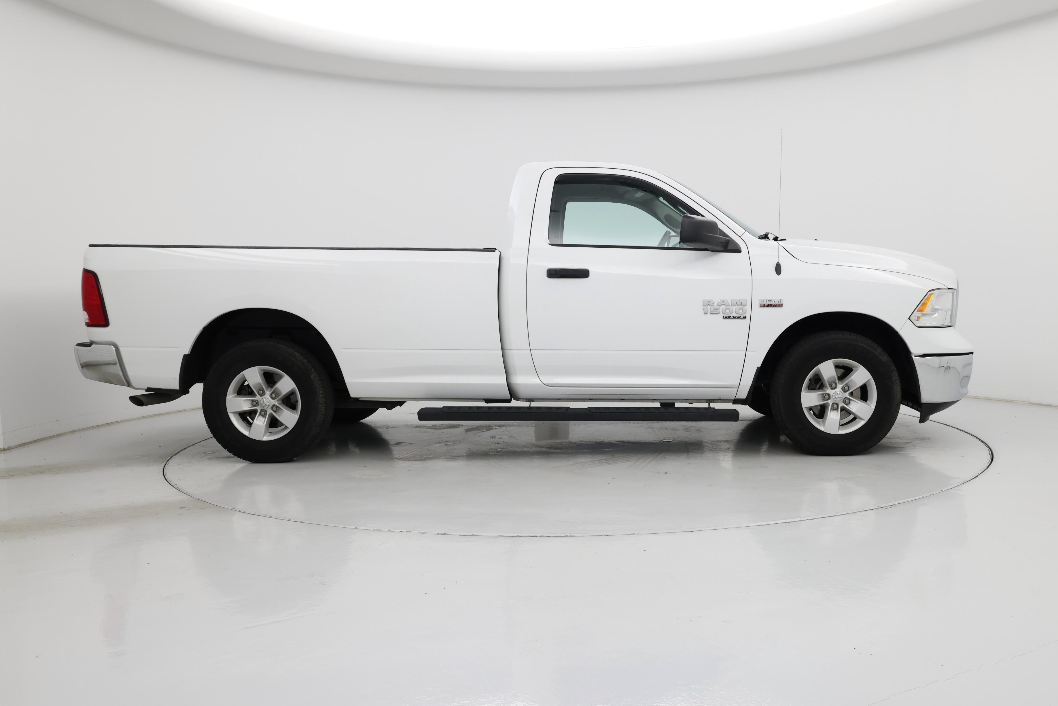 Thumbnail: 2019 RAM 1500 Classic - 7