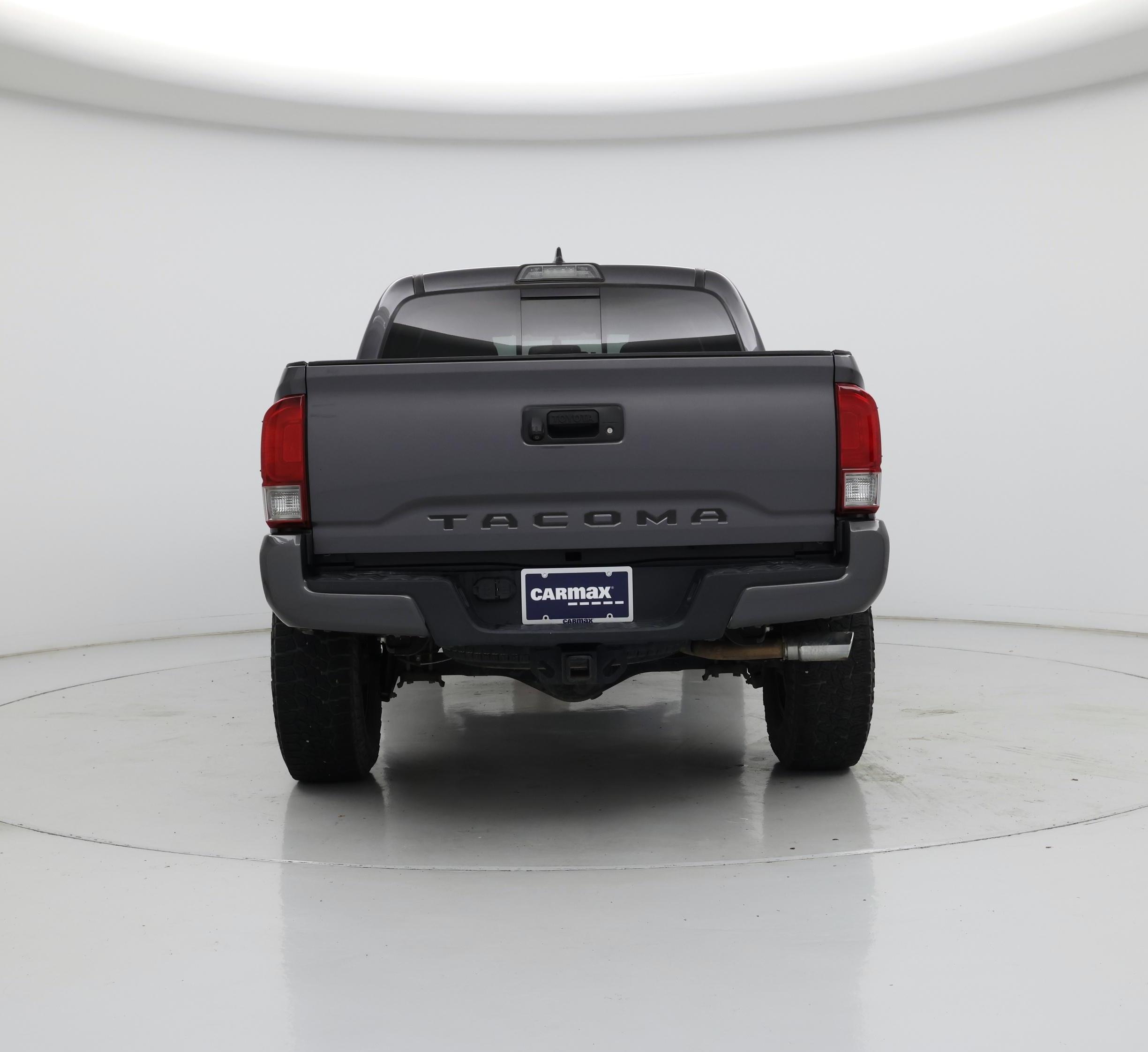 Thumbnail: 2017 Toyota Tacoma - 6