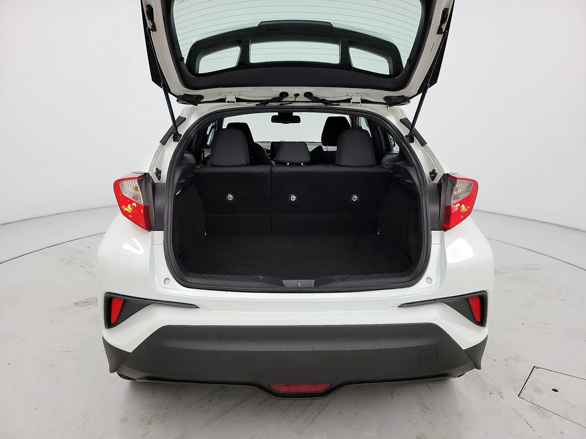 Thumbnail: 2018 Toyota C-HR - 20