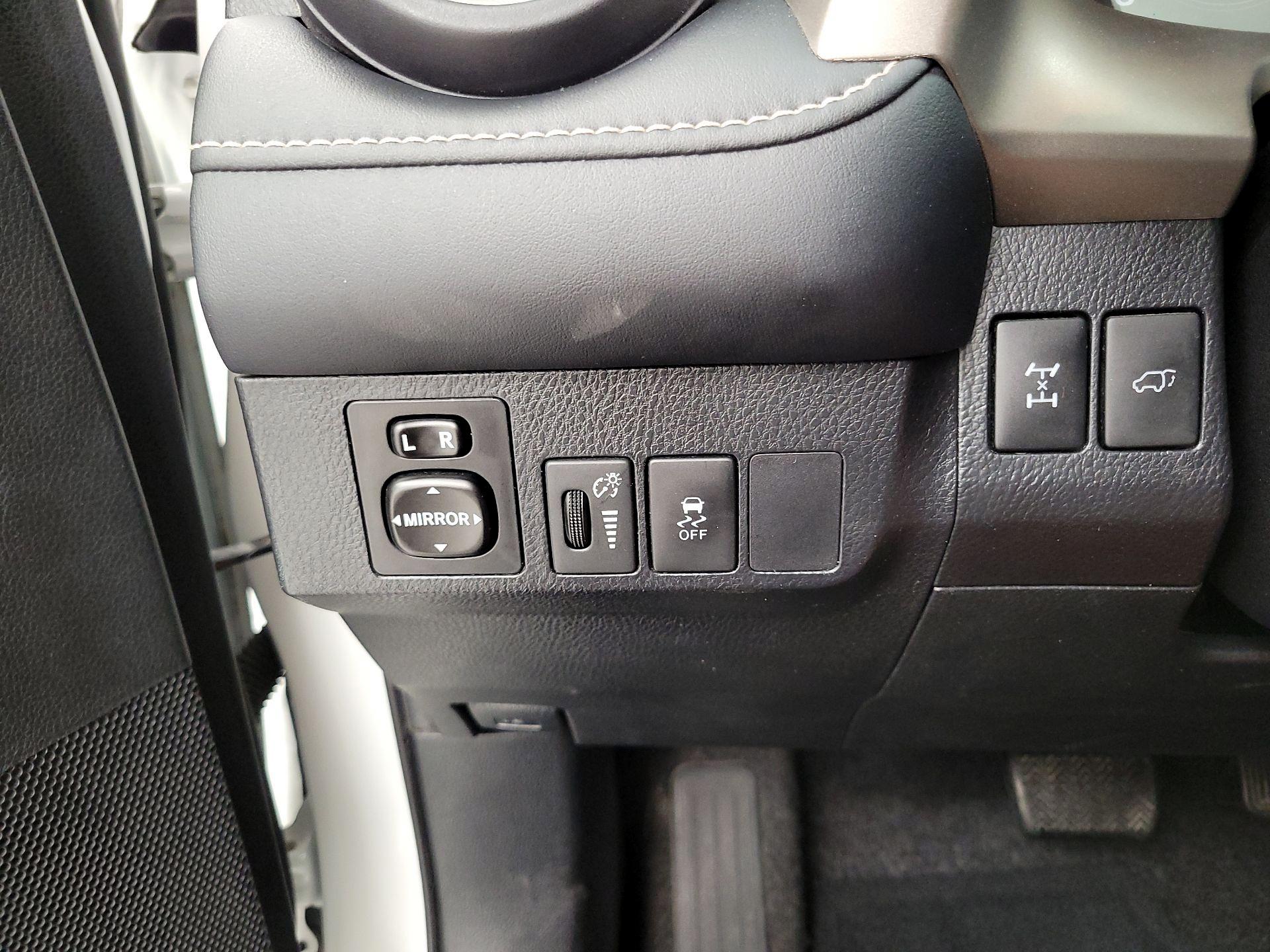 Thumbnail: 2014 Toyota RAV4 - 13