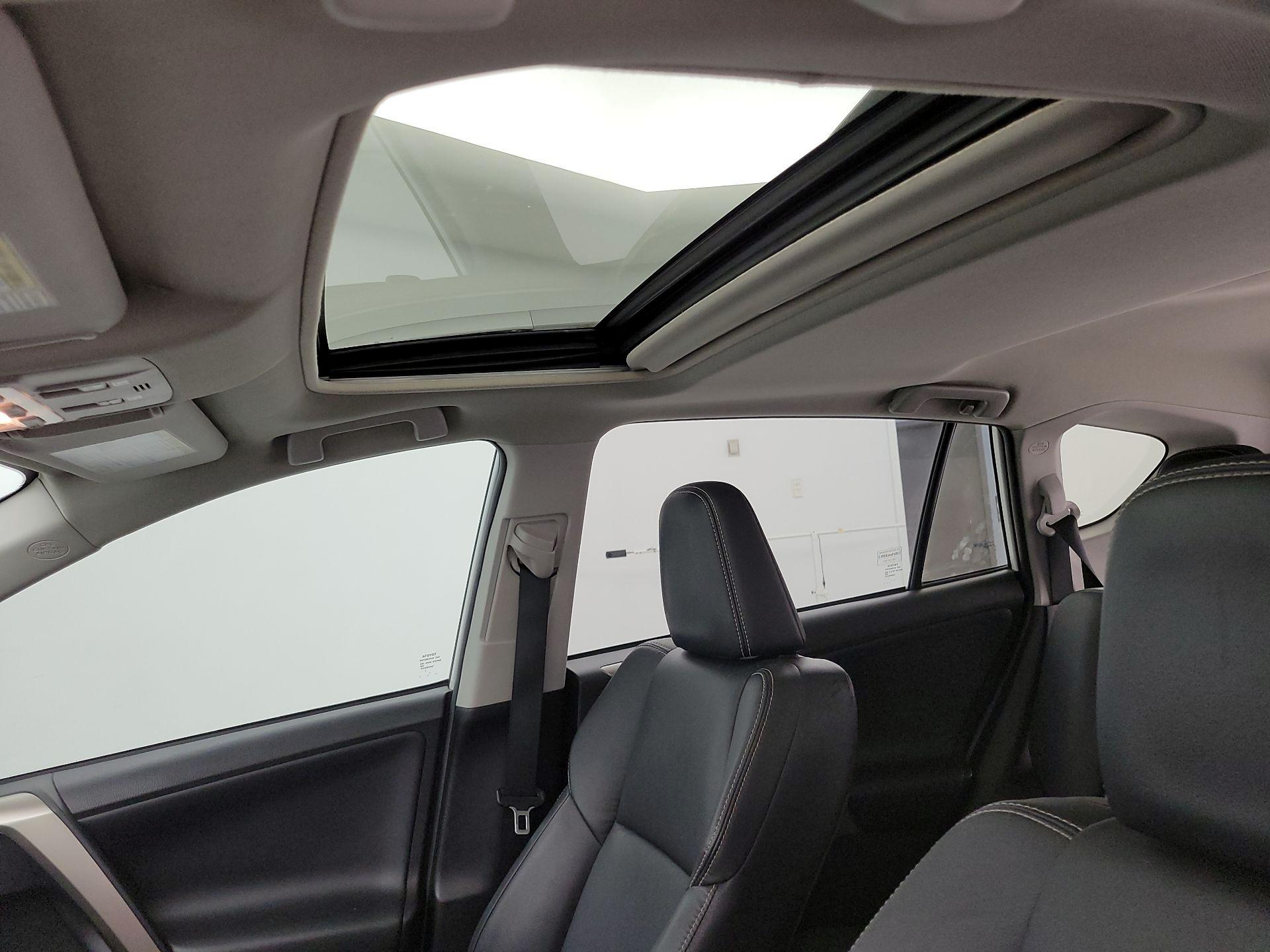 Thumbnail: 2014 Toyota RAV4 - 19