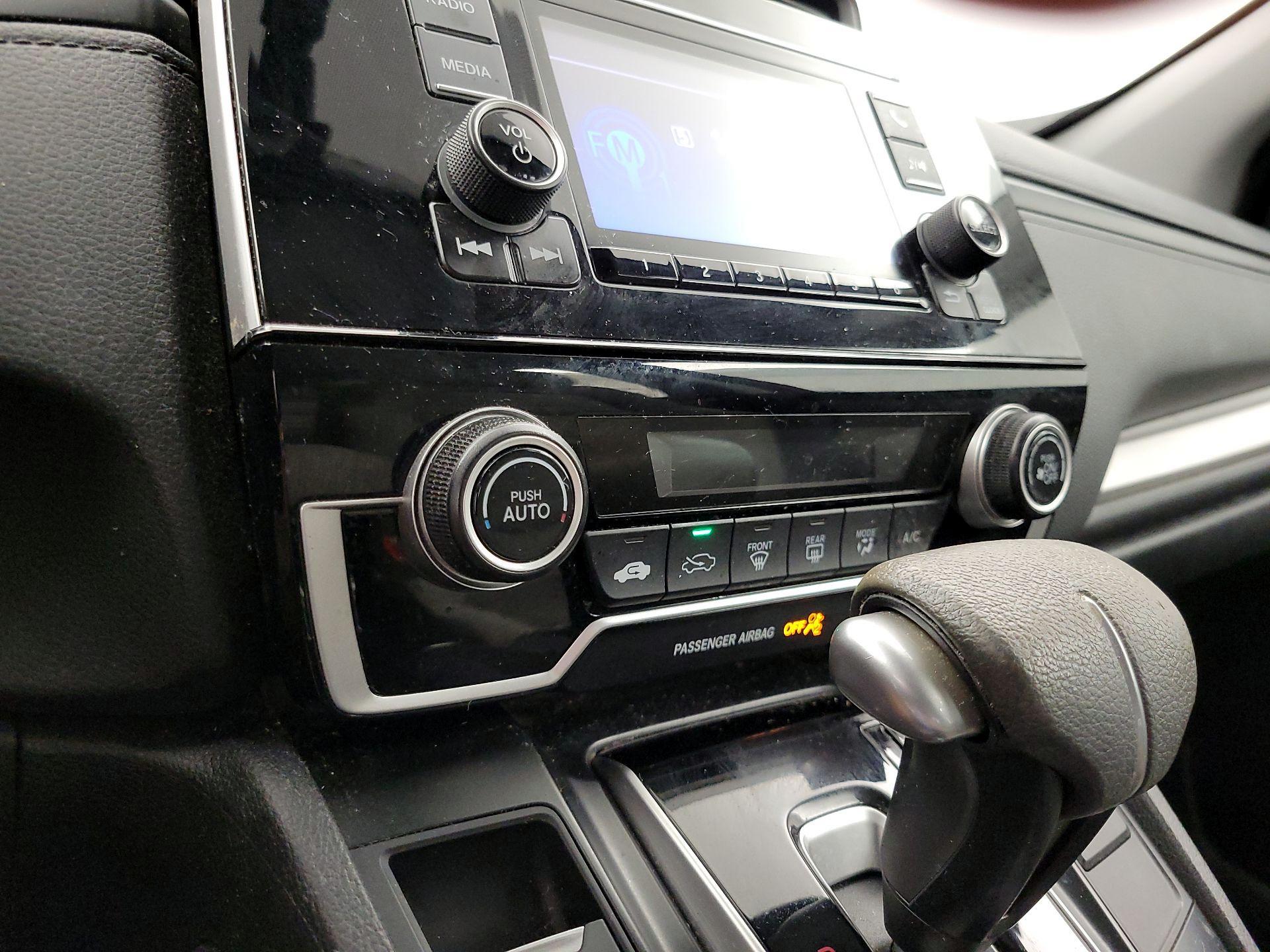 Thumbnail: 2018 Honda CR-V - 16