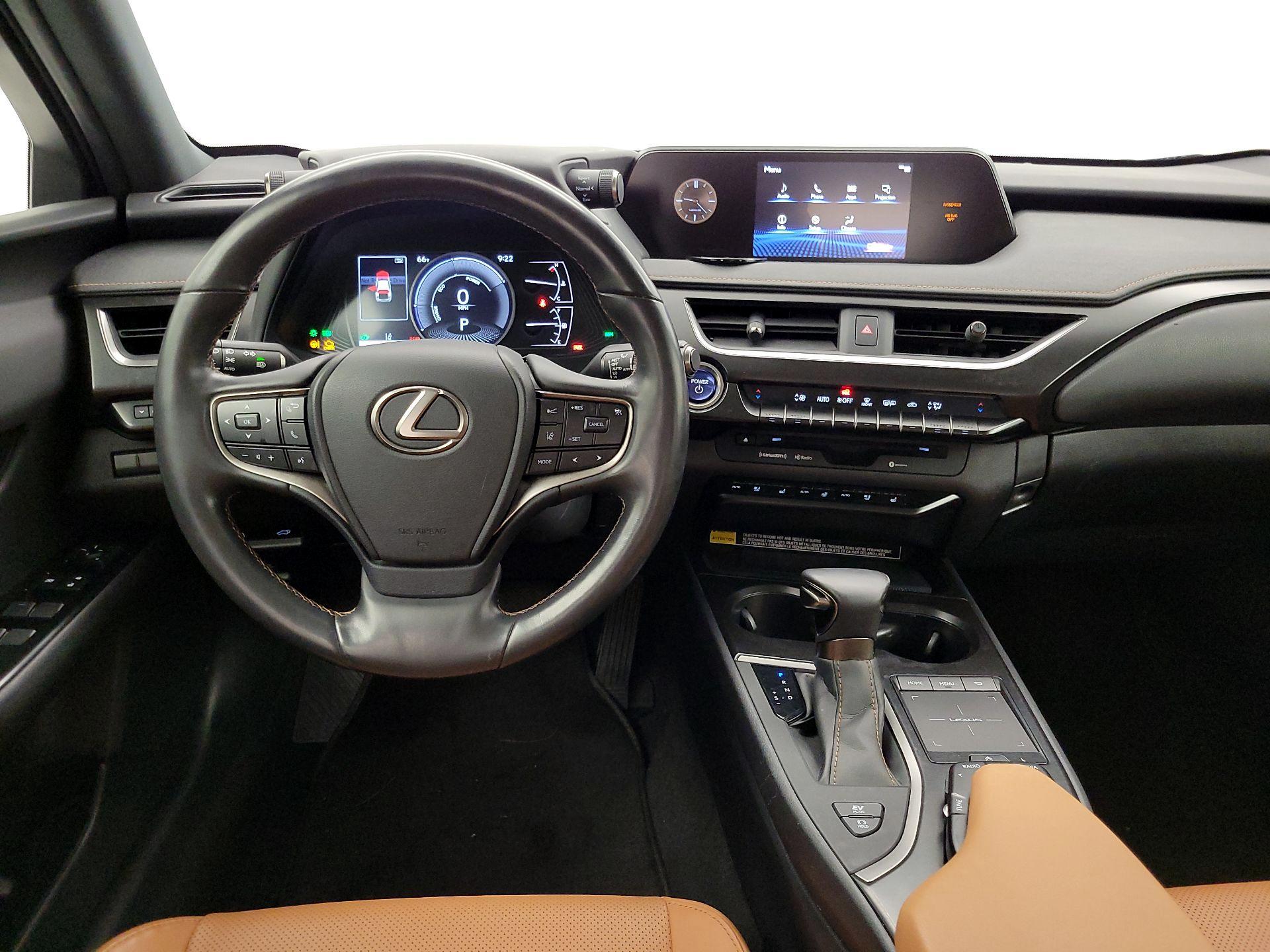 Thumbnail: 2022 Lexus UX - 10