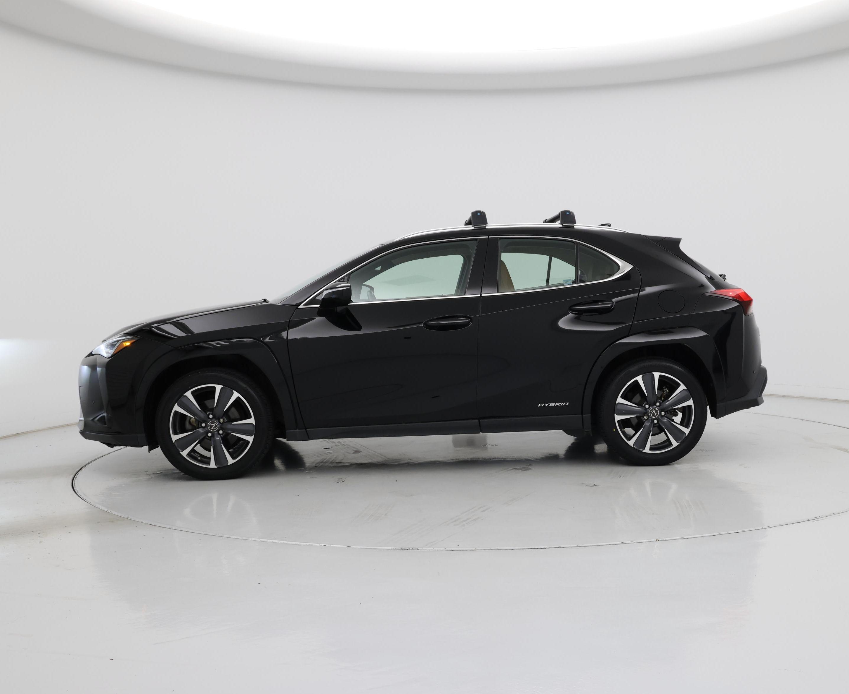 Thumbnail: 2022 Lexus UX - 3