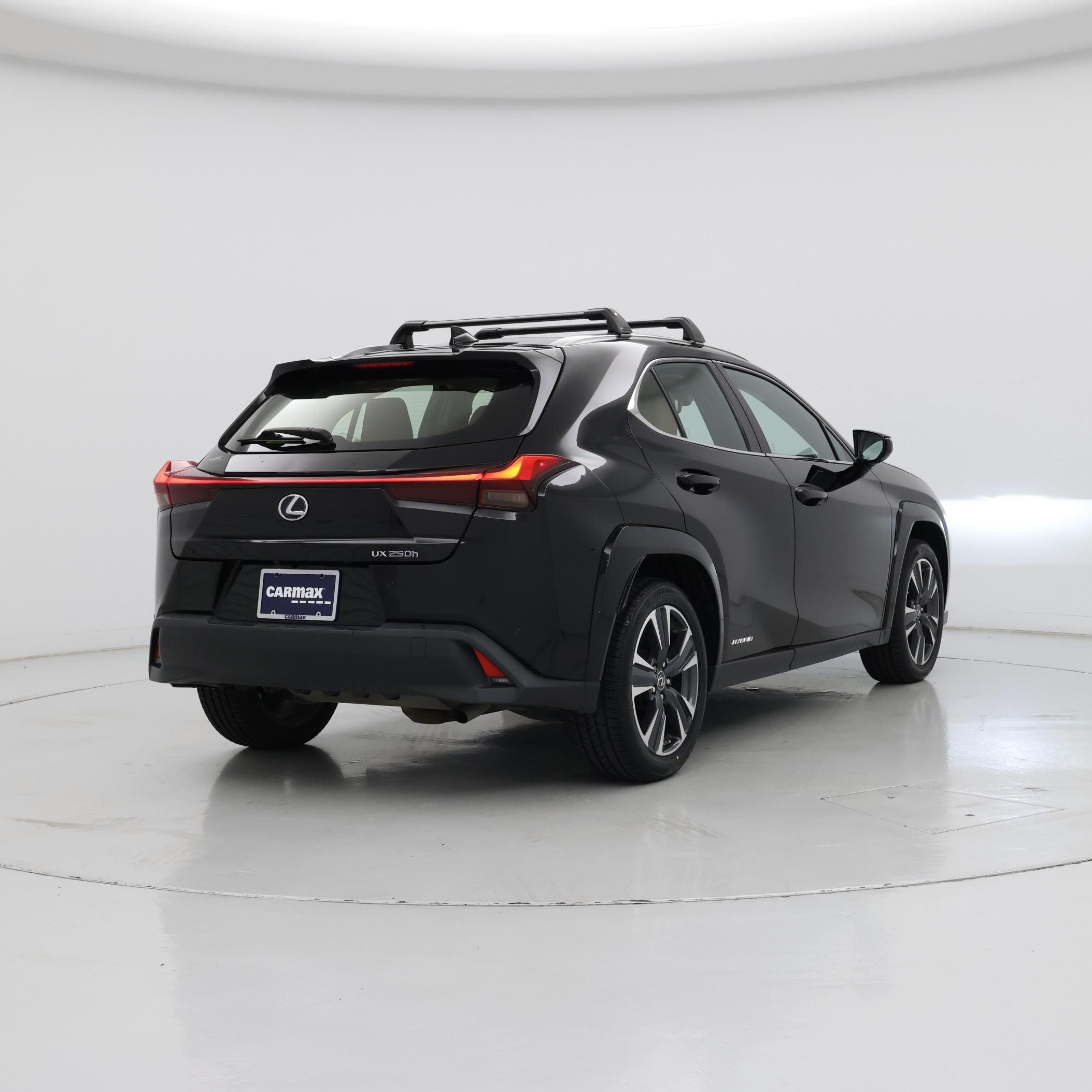Thumbnail: 2022 Lexus UX - 8
