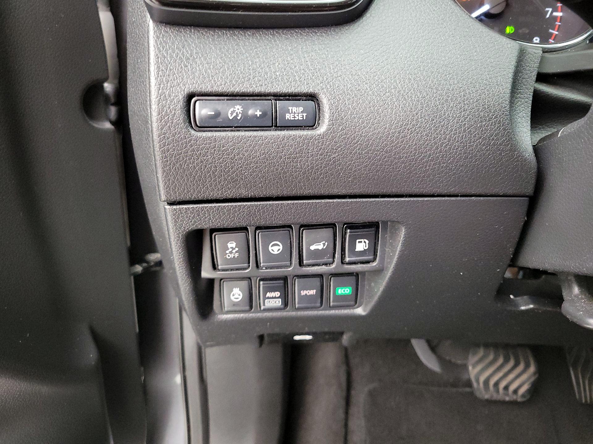 Thumbnail: 2020 Nissan Rogue - 13