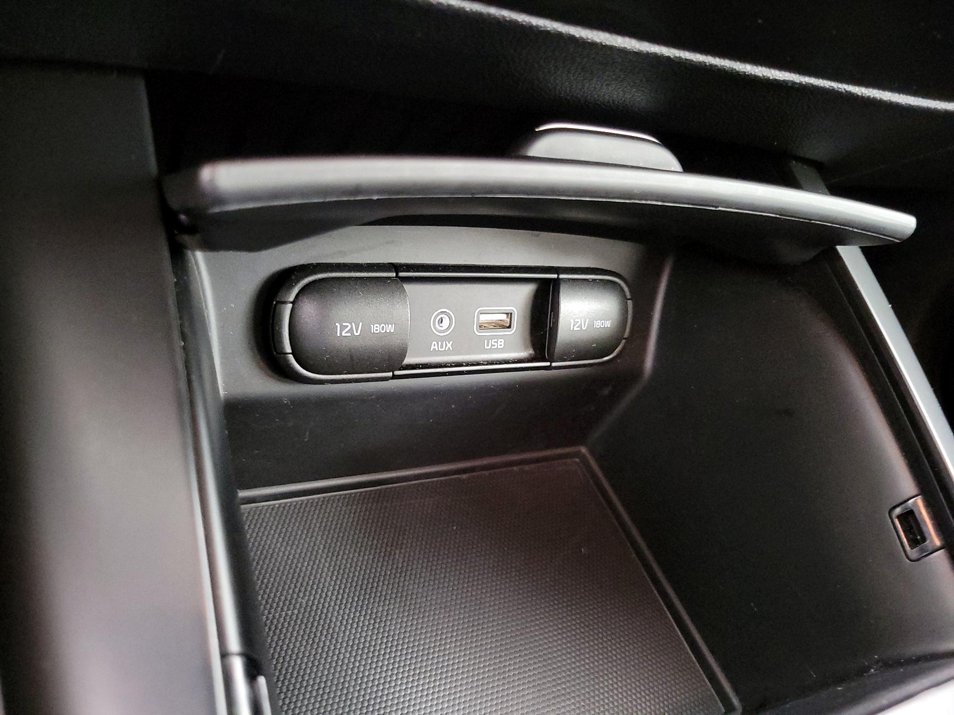 Thumbnail: 2020 Kia Sorento - 18
