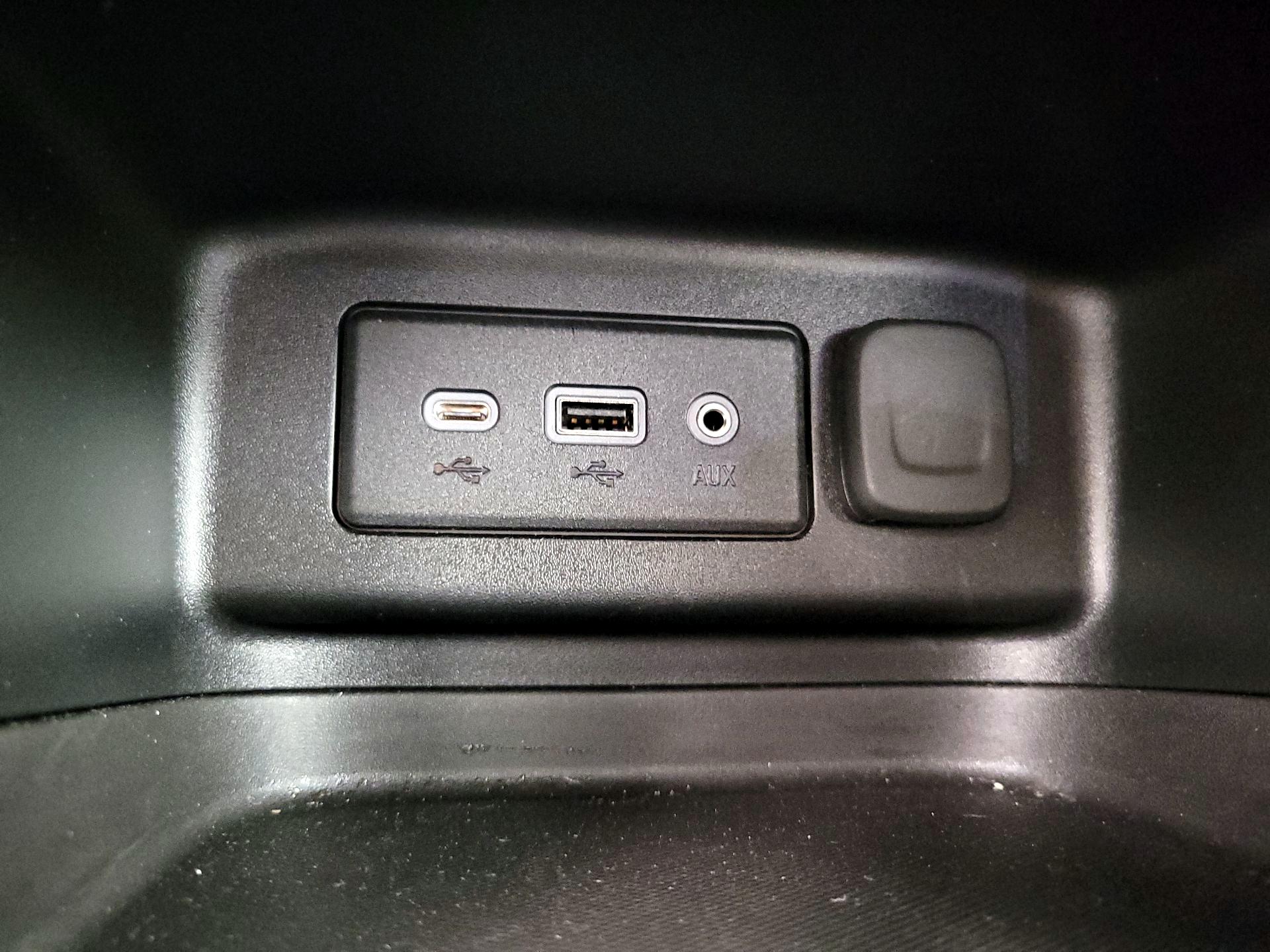 Thumbnail: 2021 Chevrolet Equinox - 18