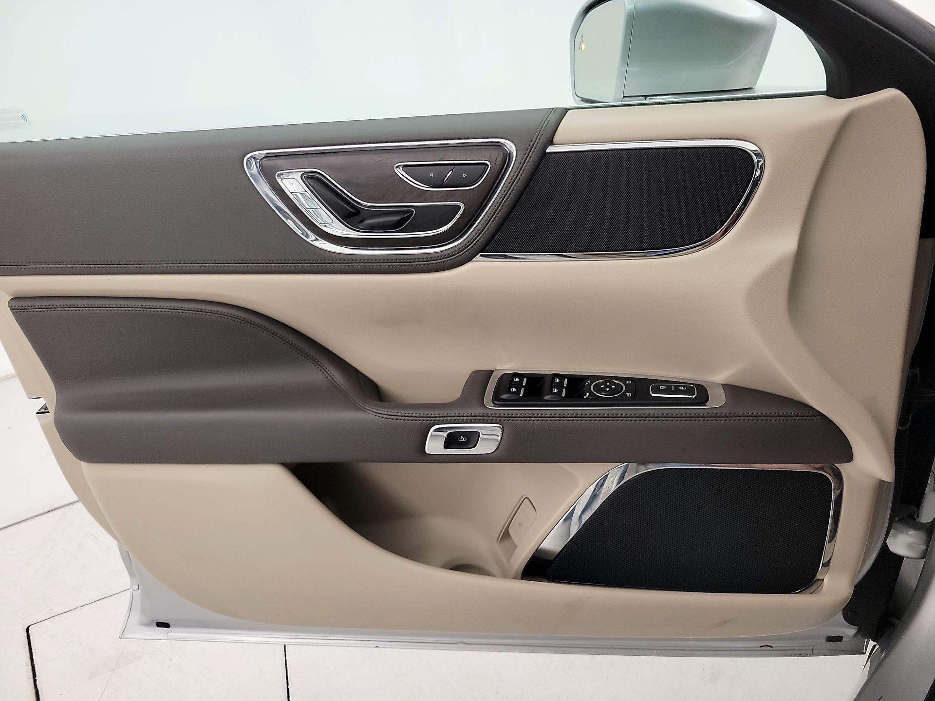 Thumbnail: 2019 Lincoln Continental - 12