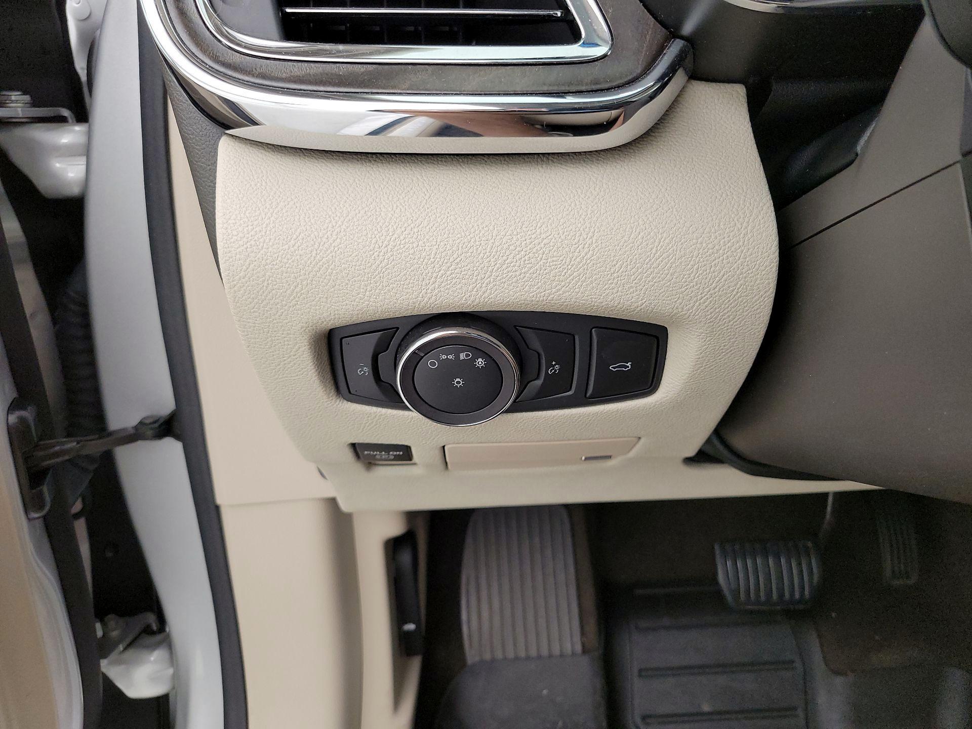 Thumbnail: 2019 Lincoln Continental - 13