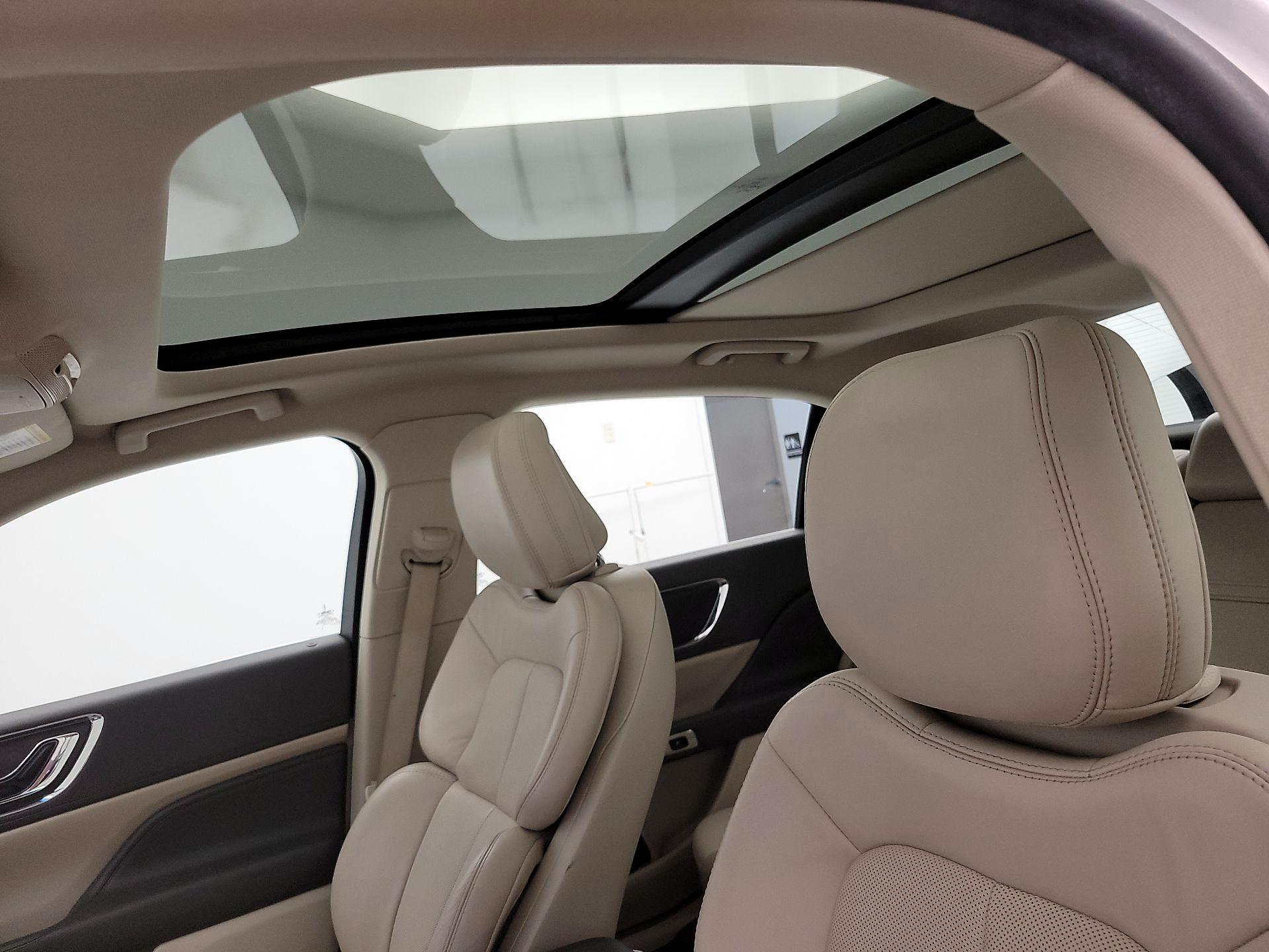 Thumbnail: 2019 Lincoln Continental - 20