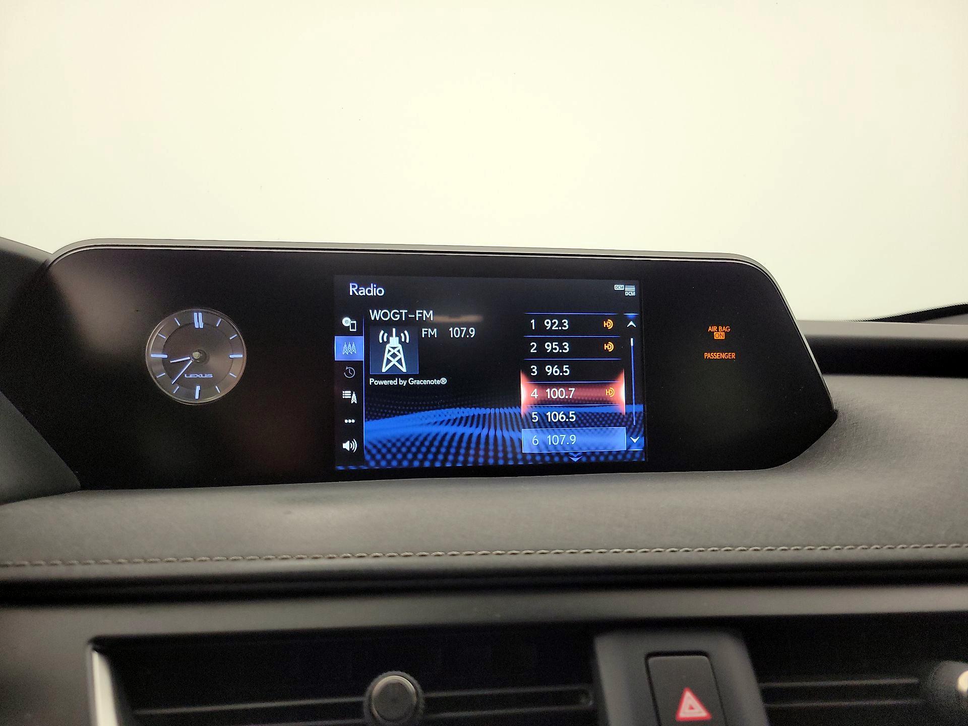 Thumbnail: 2020 Lexus UX - 15