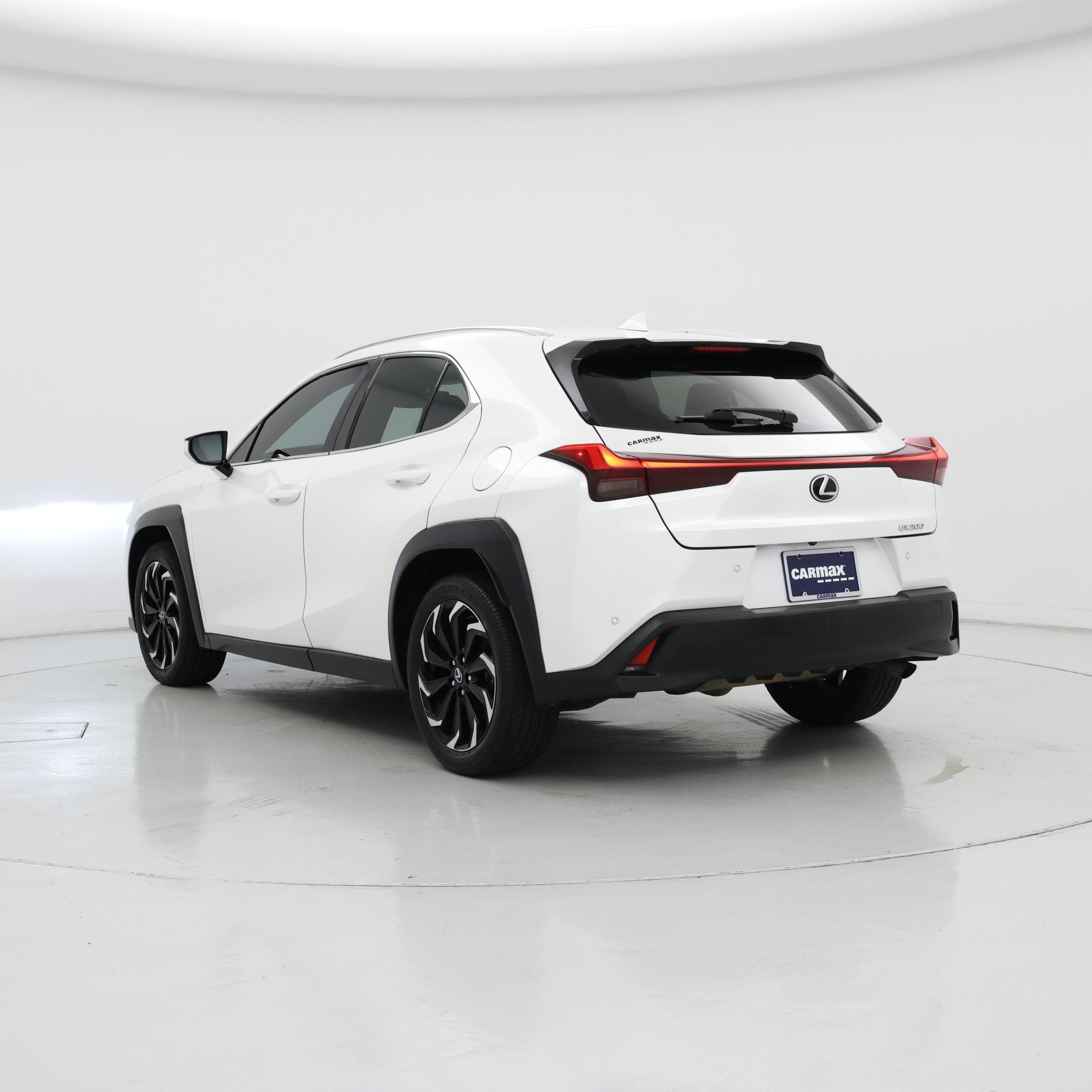 Thumbnail: 2020 Lexus UX - 2