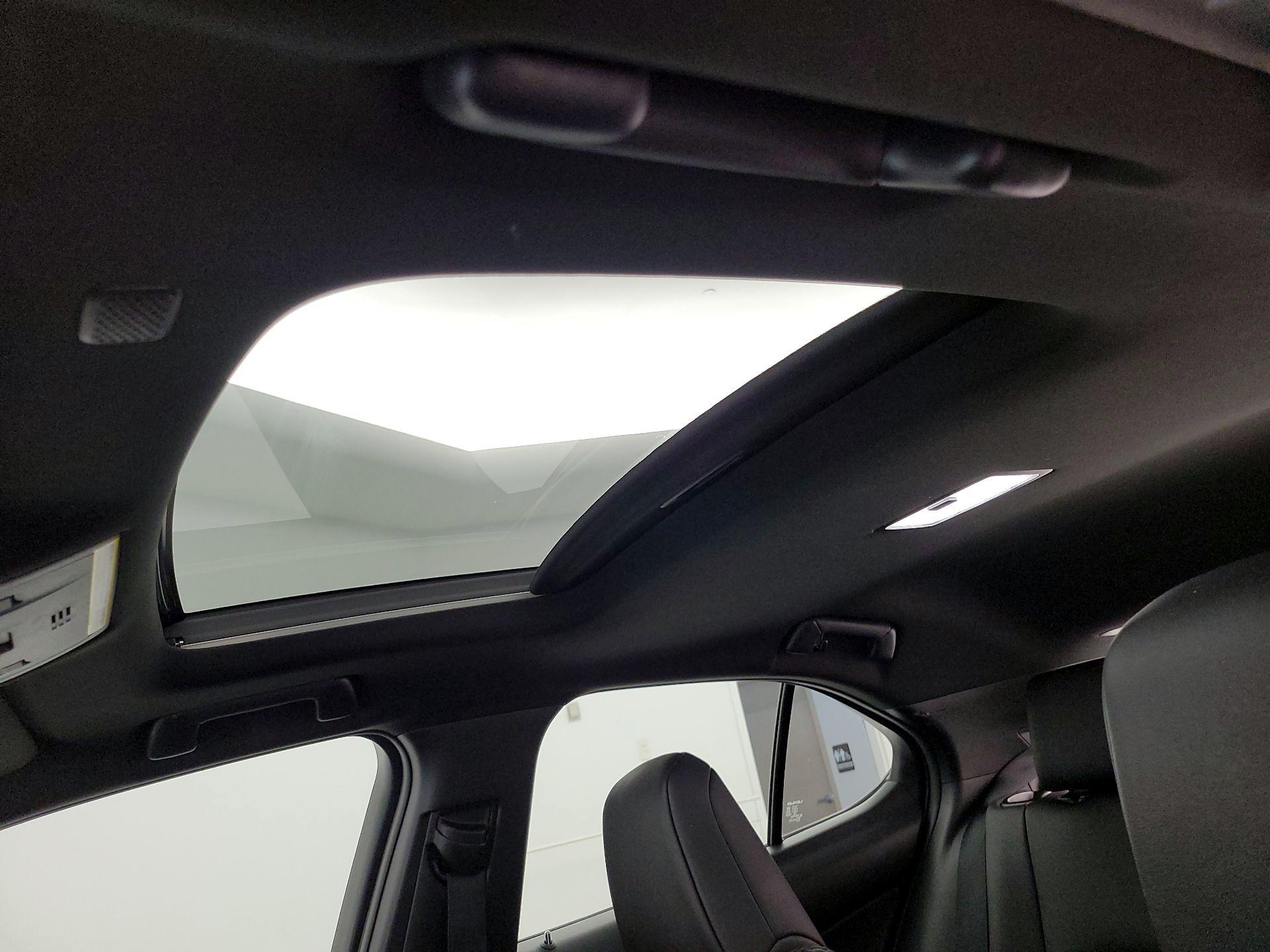 Thumbnail: 2020 Lexus UX - 19
