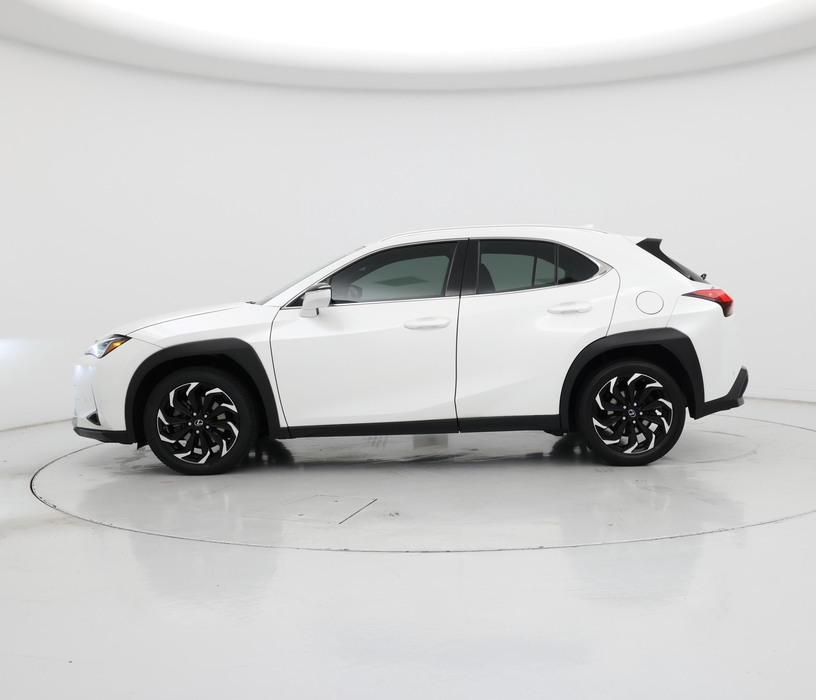 Thumbnail: 2020 Lexus UX - 3