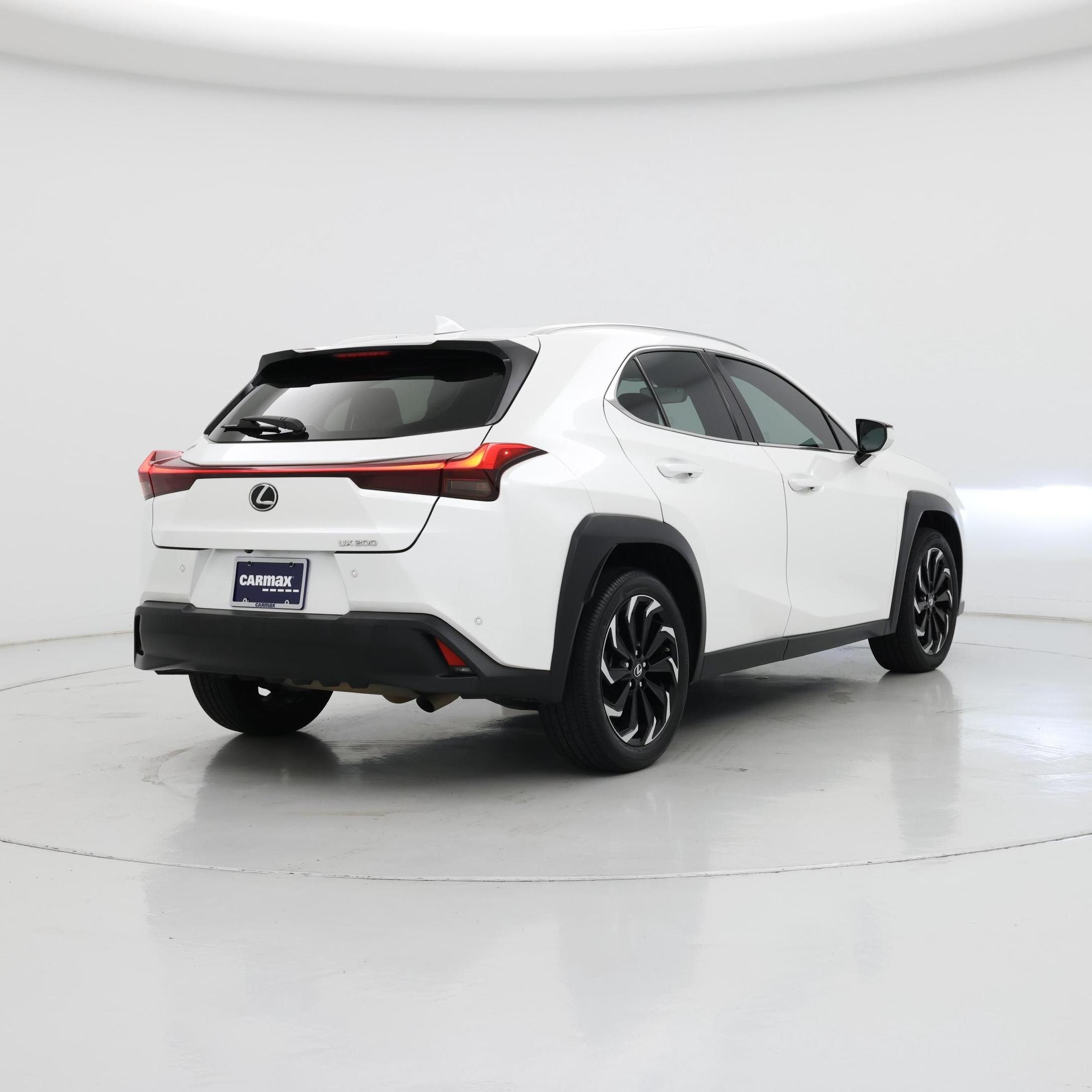 Thumbnail: 2020 Lexus UX - 8