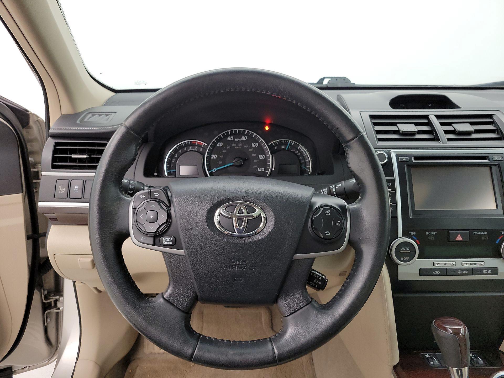 Thumbnail: 2014 Toyota Camry - 10