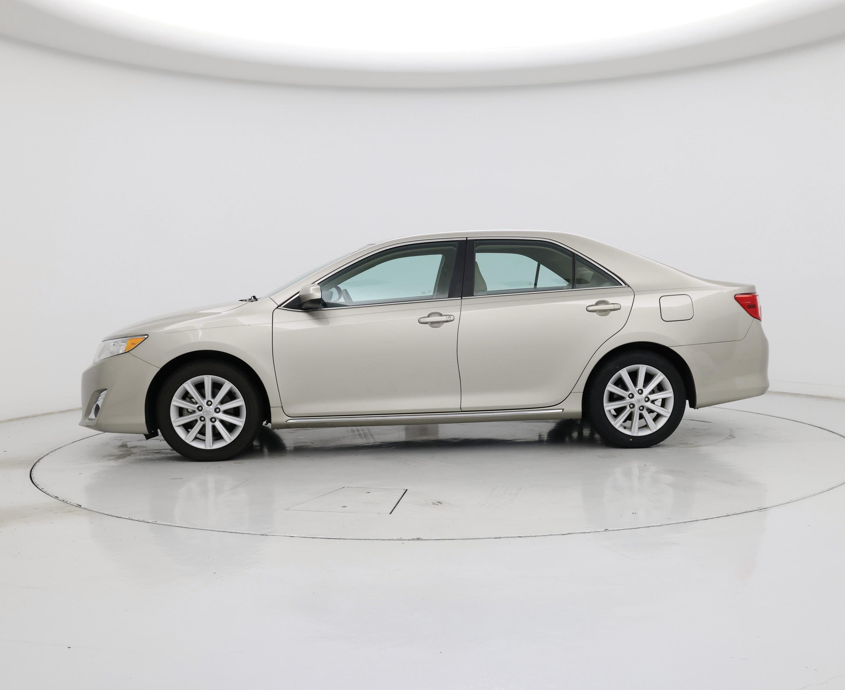 Thumbnail: 2014 Toyota Camry - 3