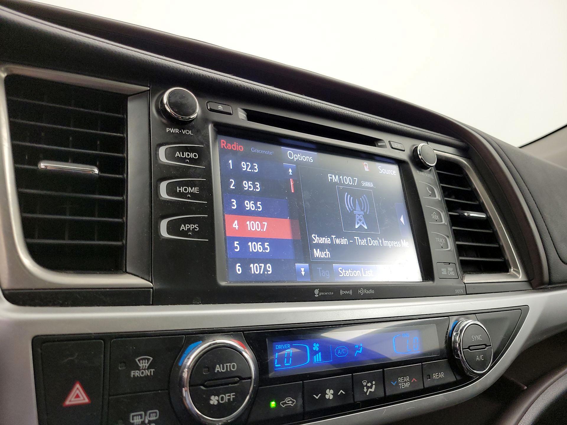 Thumbnail: 2018 Toyota Highlander - 16