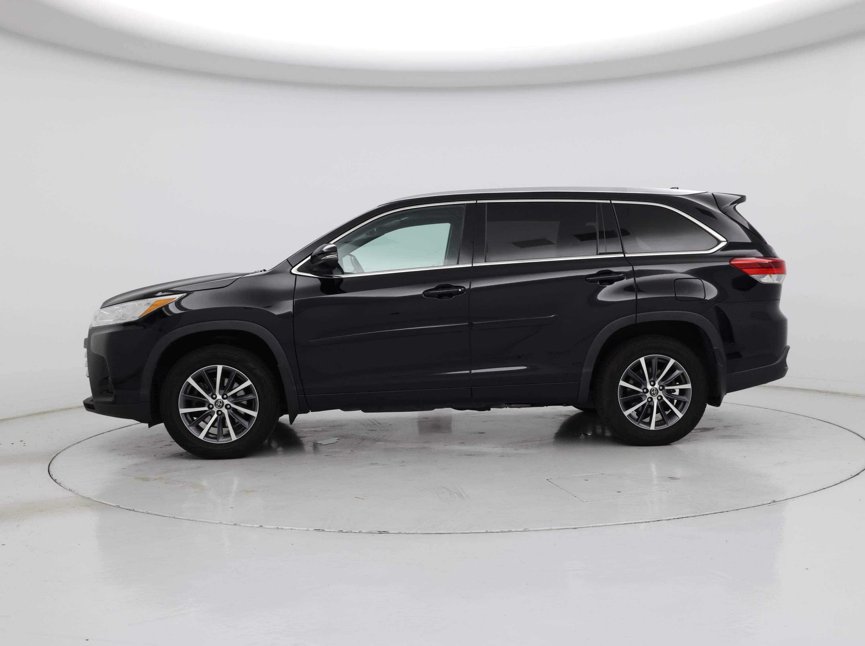 Thumbnail: 2018 Toyota Highlander - 3
