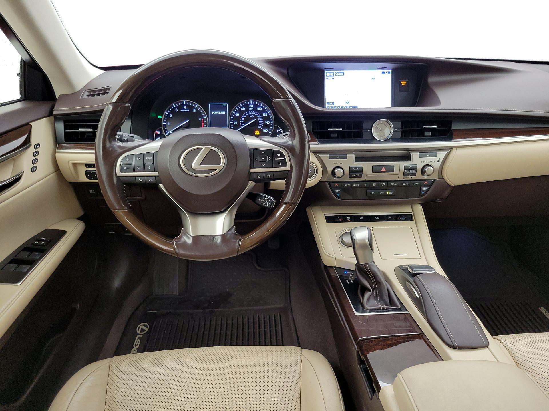 Thumbnail: 2016 Lexus ES - 10