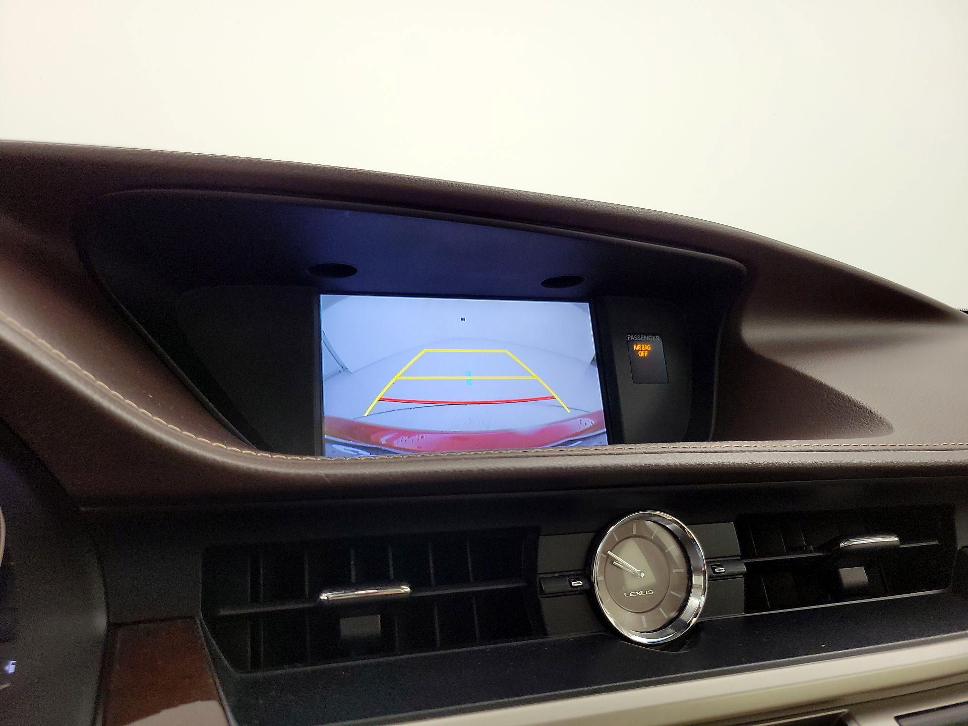 Thumbnail: 2016 Lexus ES - 15