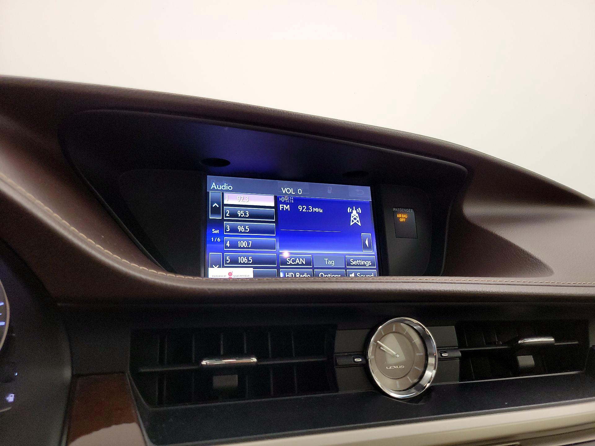 Thumbnail: 2016 Lexus ES - 16