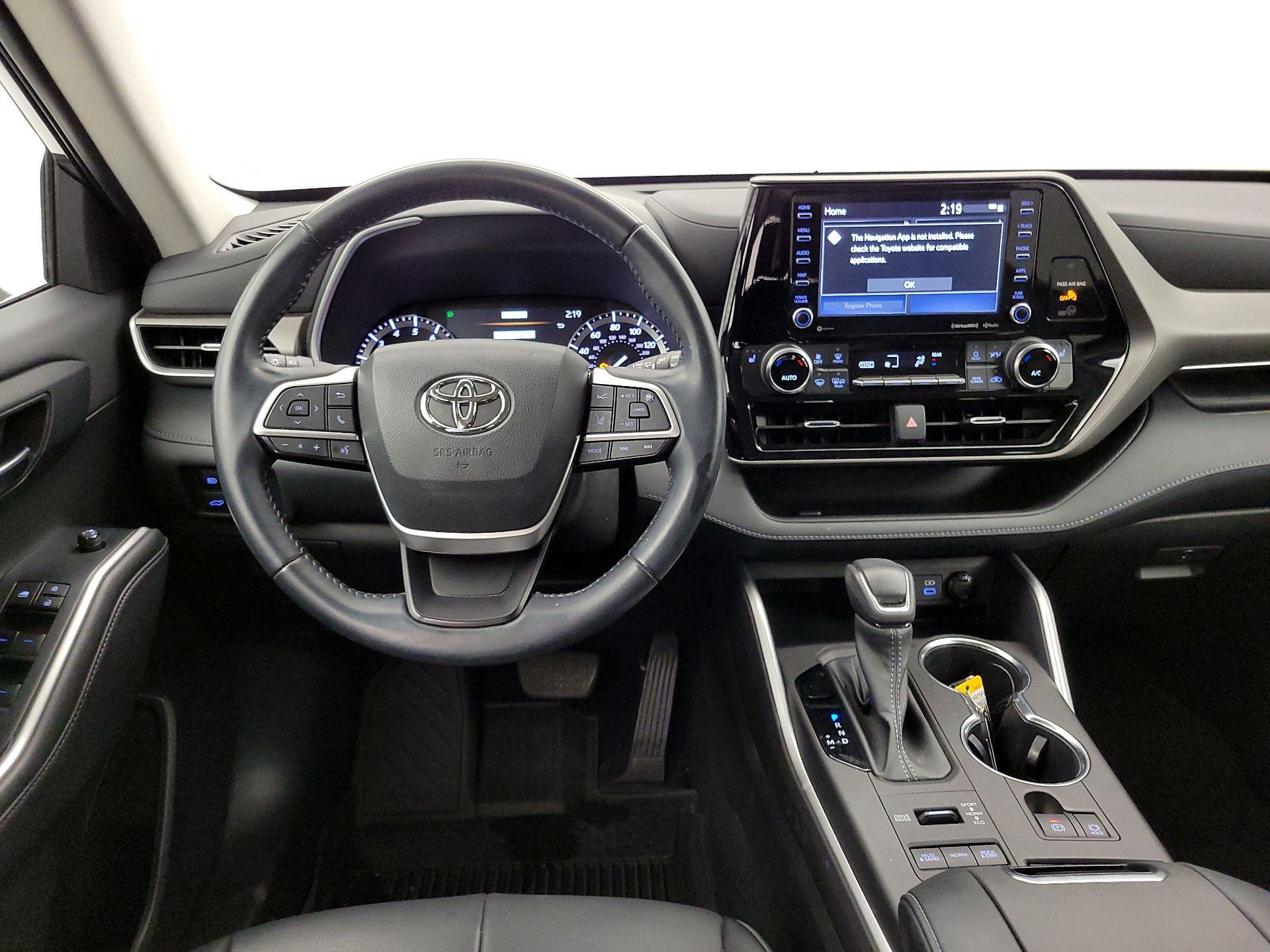 Thumbnail: 2022 Toyota Highlander - 10