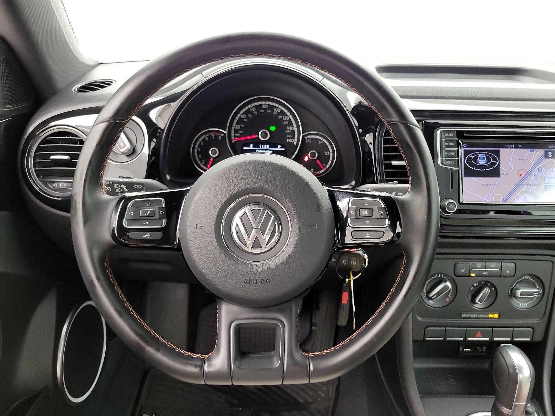 Thumbnail: 2016 Volkswagen Beetle - 10