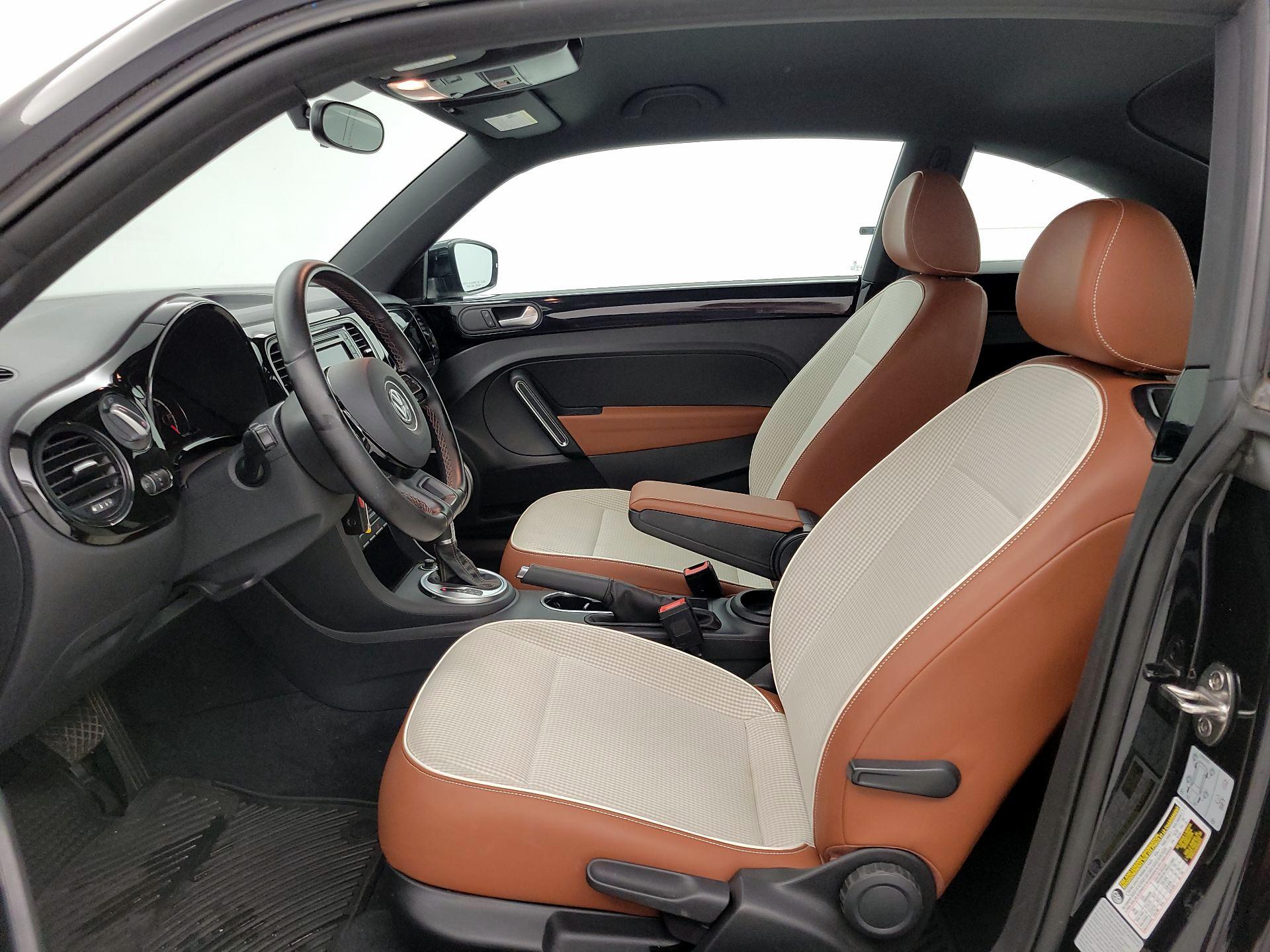 Thumbnail: 2016 Volkswagen Beetle - 11