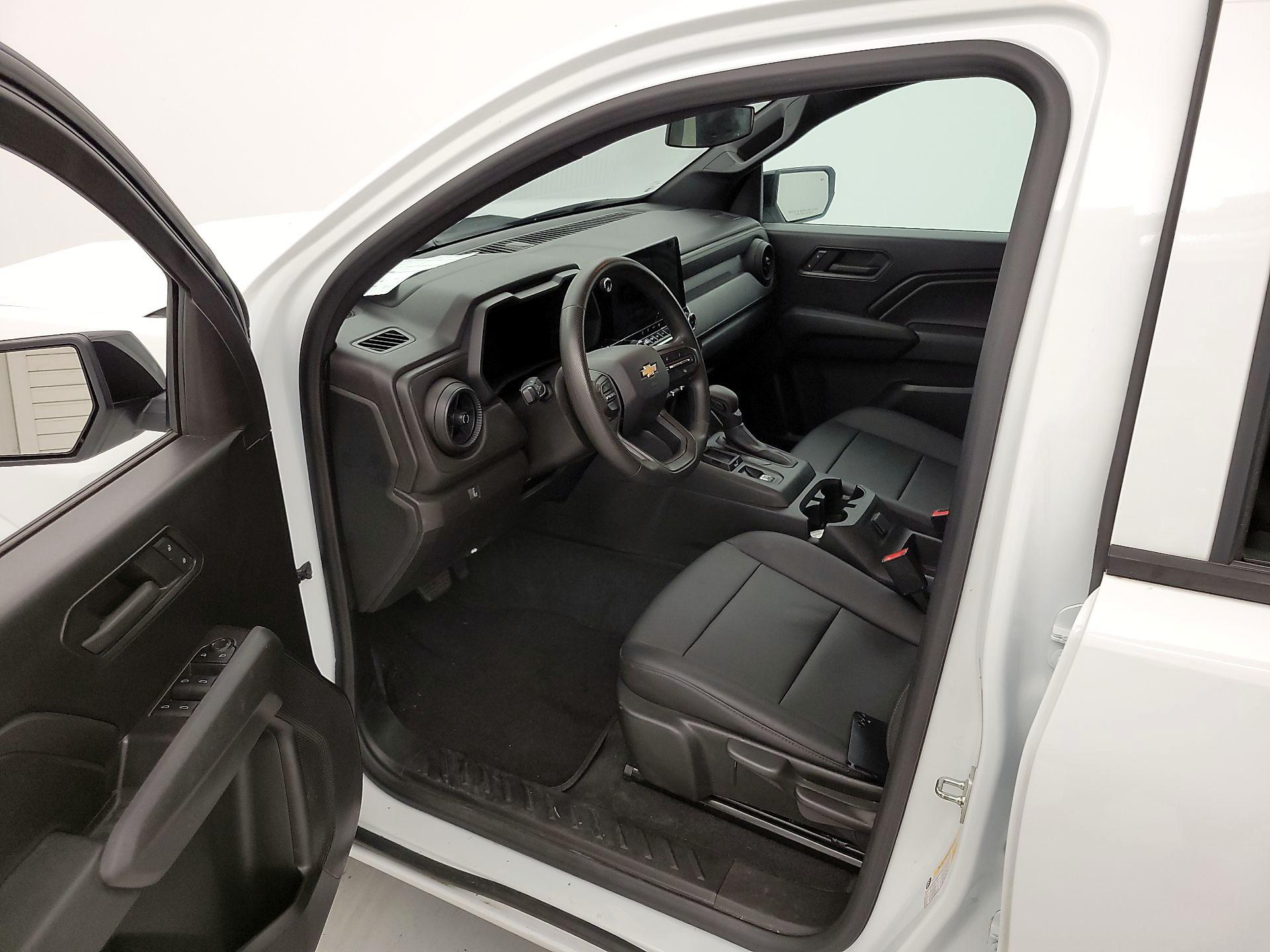 Thumbnail: 2023 Chevrolet Colorado - 11