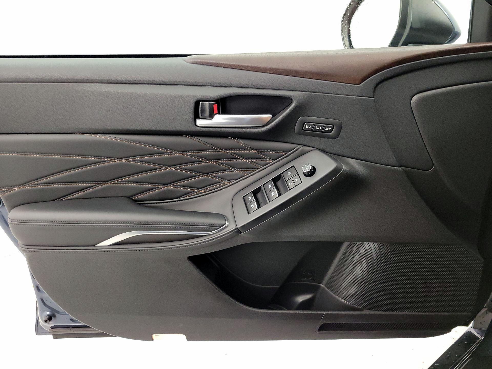 Thumbnail: 2021 Toyota Avalon - 12